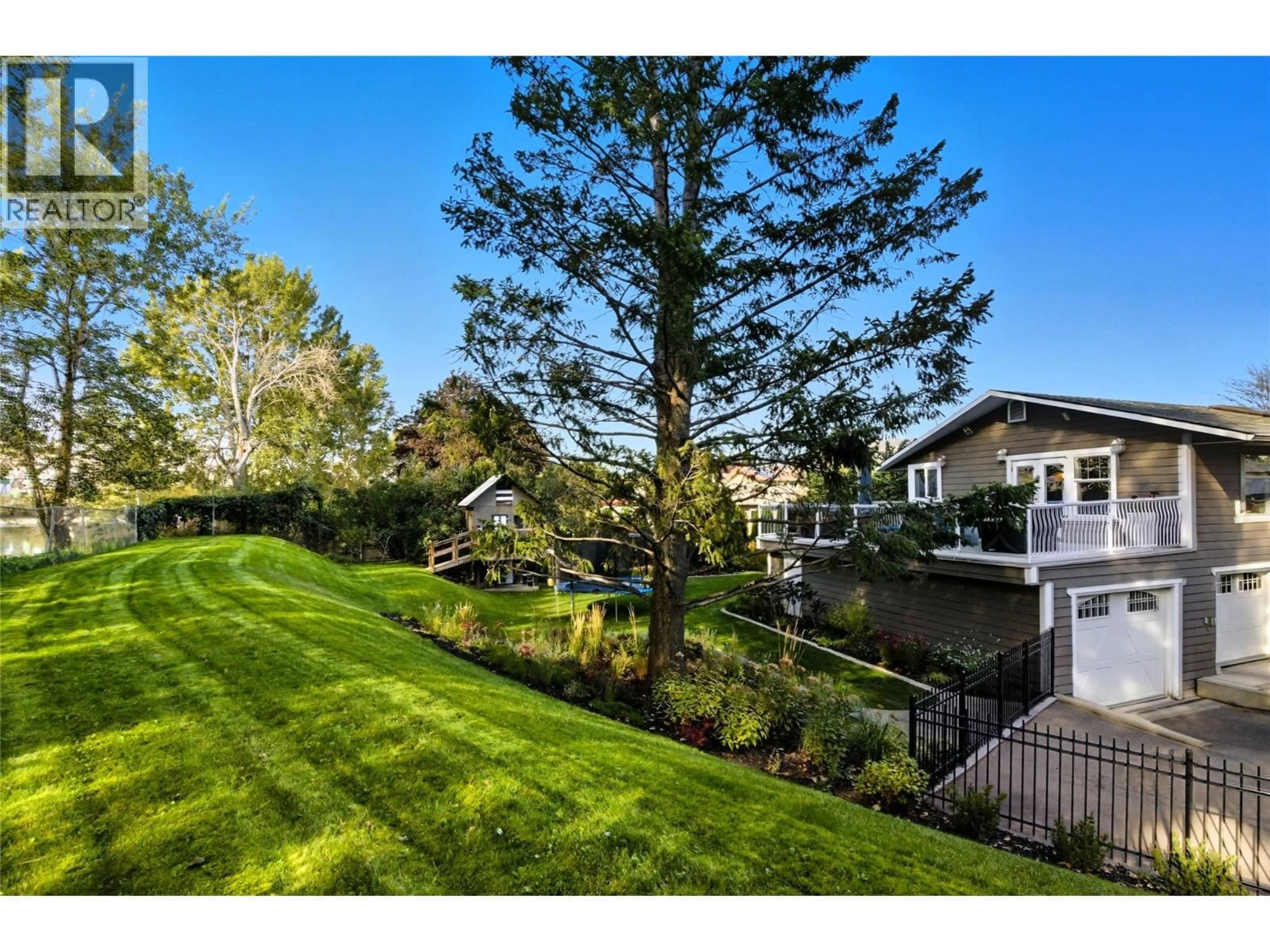 A pic from outside/outdoor area/front of a property/back of a property/a pic from drone, water/lake/river/ocean view for 502 HOLT STREET, Kamloops British Columbia V2B5E7