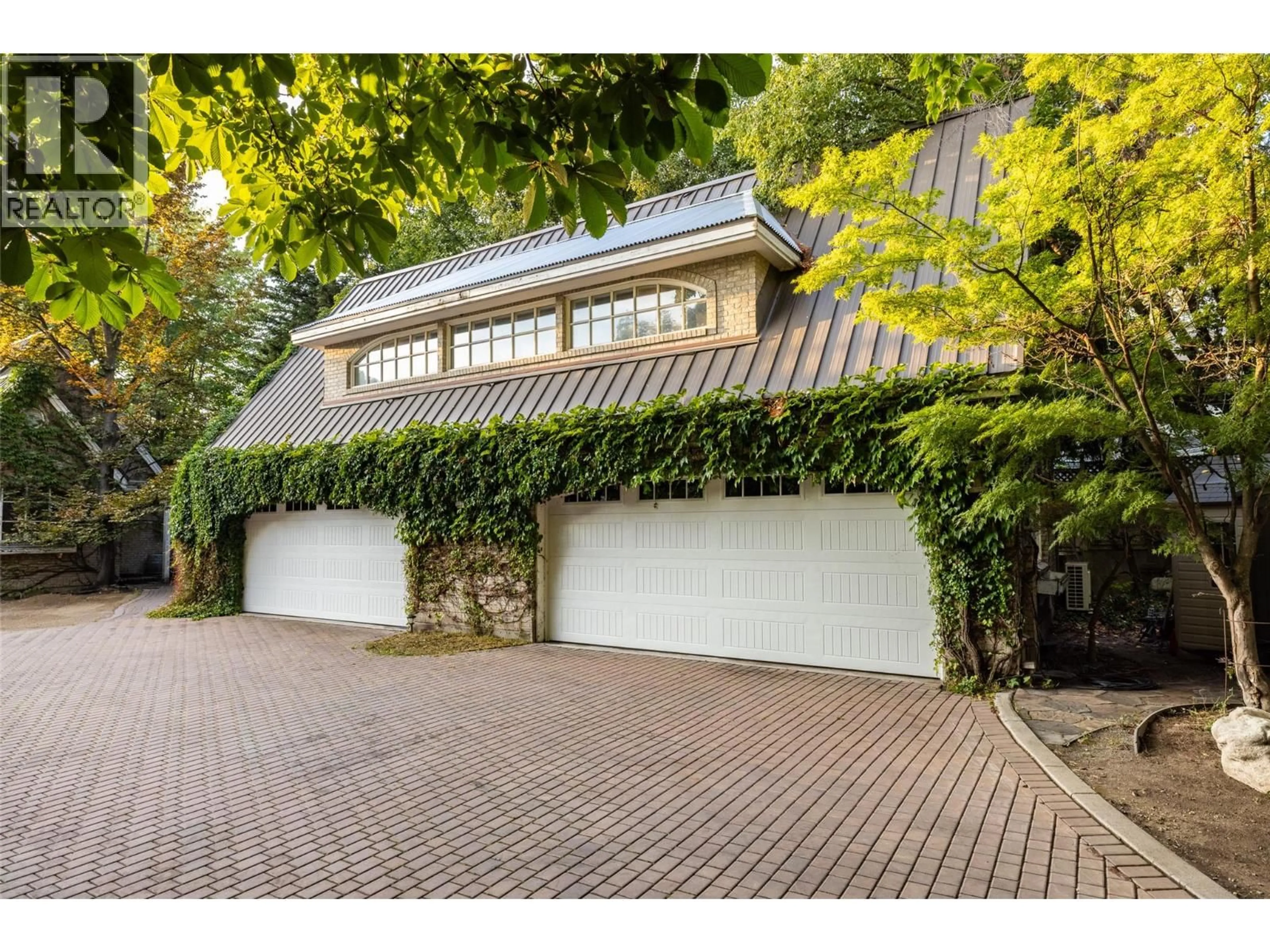 Indoor garage for 4614 FULLER ROAD, Kelowna British Columbia V1W1Z7
