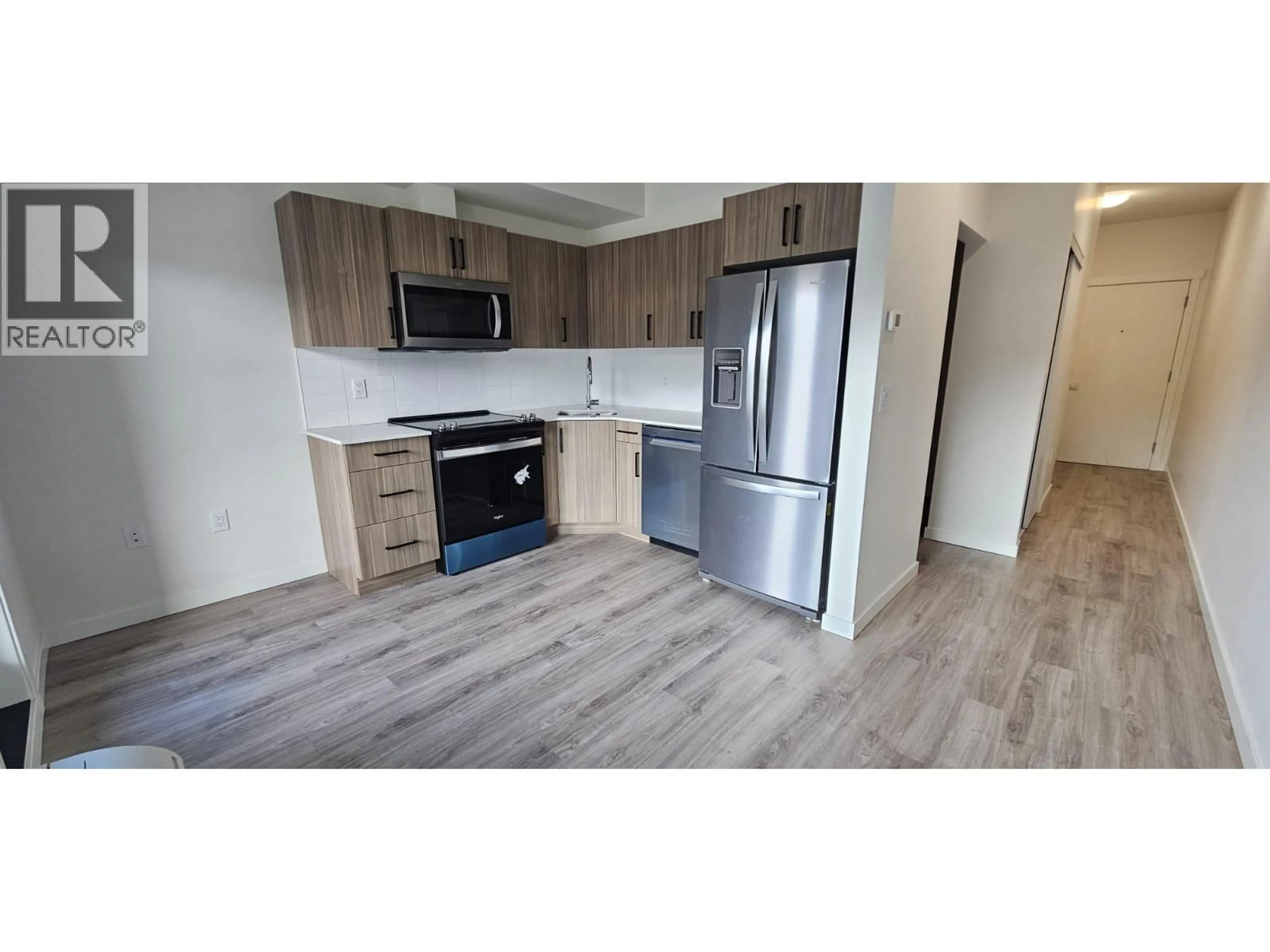 Standard kitchen, wood/laminate floor for 309 - 2345 BUTT ROAD, West Kelowna British Columbia V4T1N6