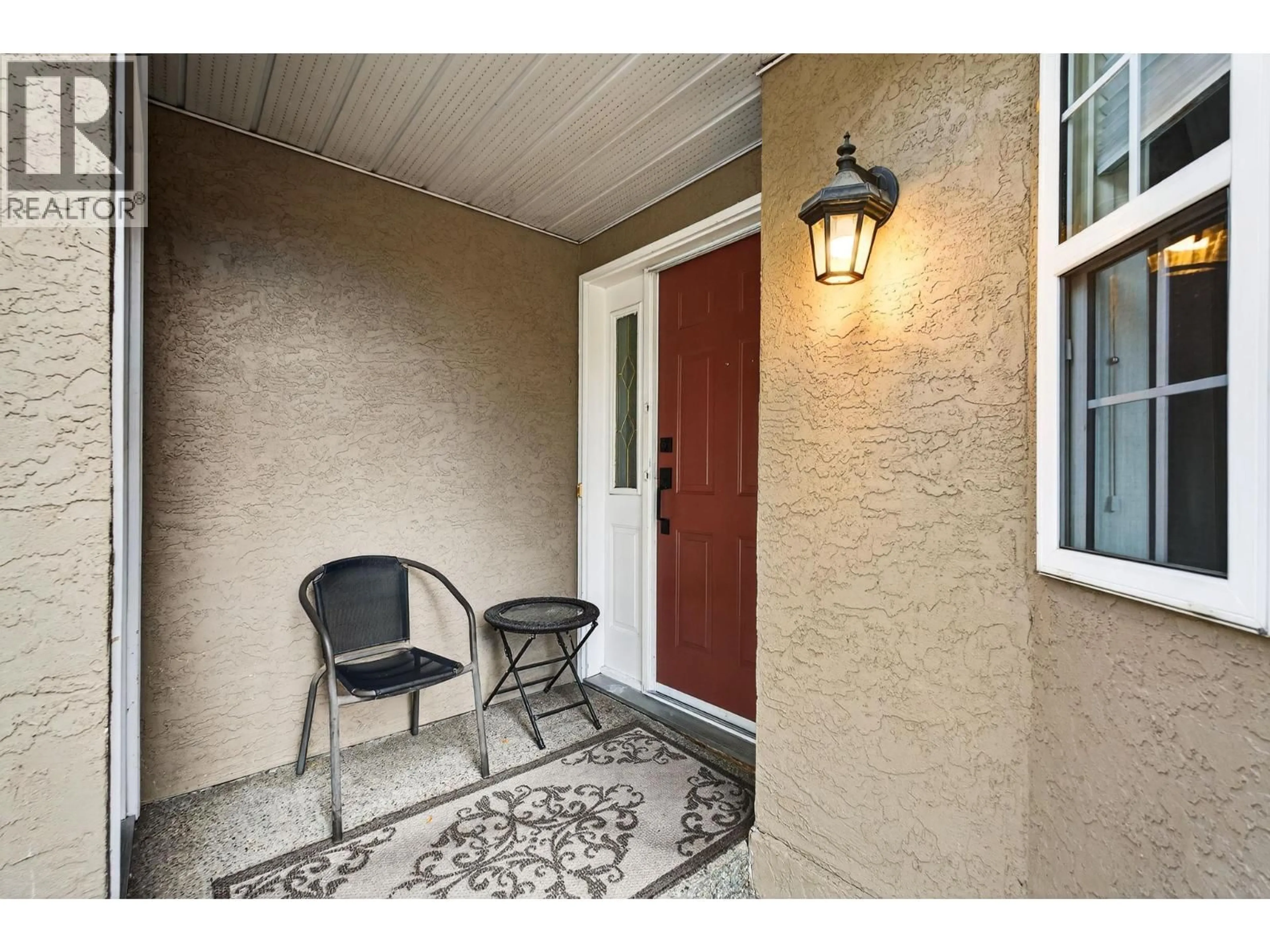 Indoor entryway for 24 - 545 GLENMEADOWS ROAD, Kelowna British Columbia V1V1W8