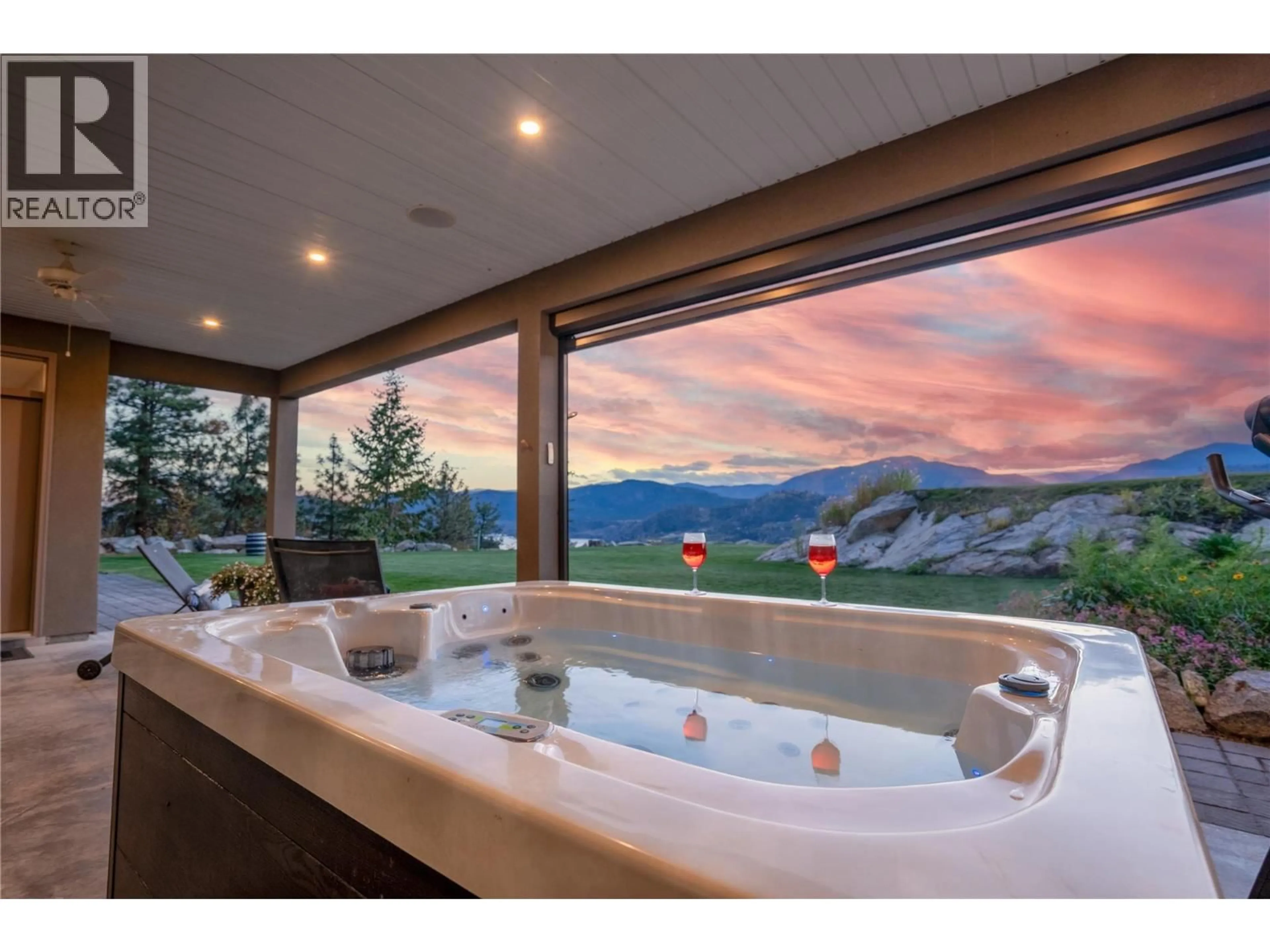 Contemporary bathroom, unknown for 133 CHRISTIE MTN LANE, Okanagan Falls British Columbia V0H1R3
