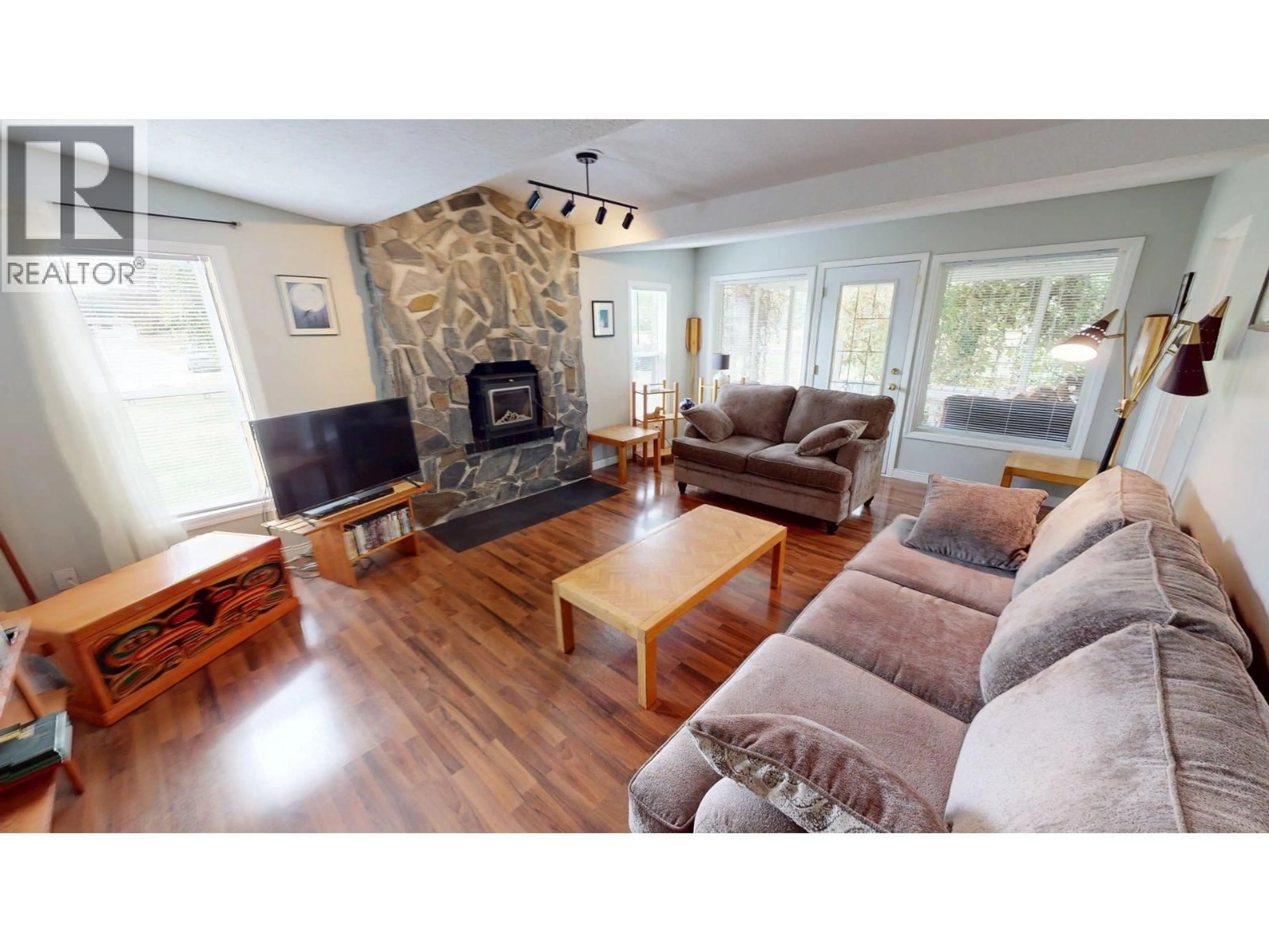 Living room with furniture, wood/laminate floor for 339 BIRCH STREET, Chase British Columbia V0E1M0