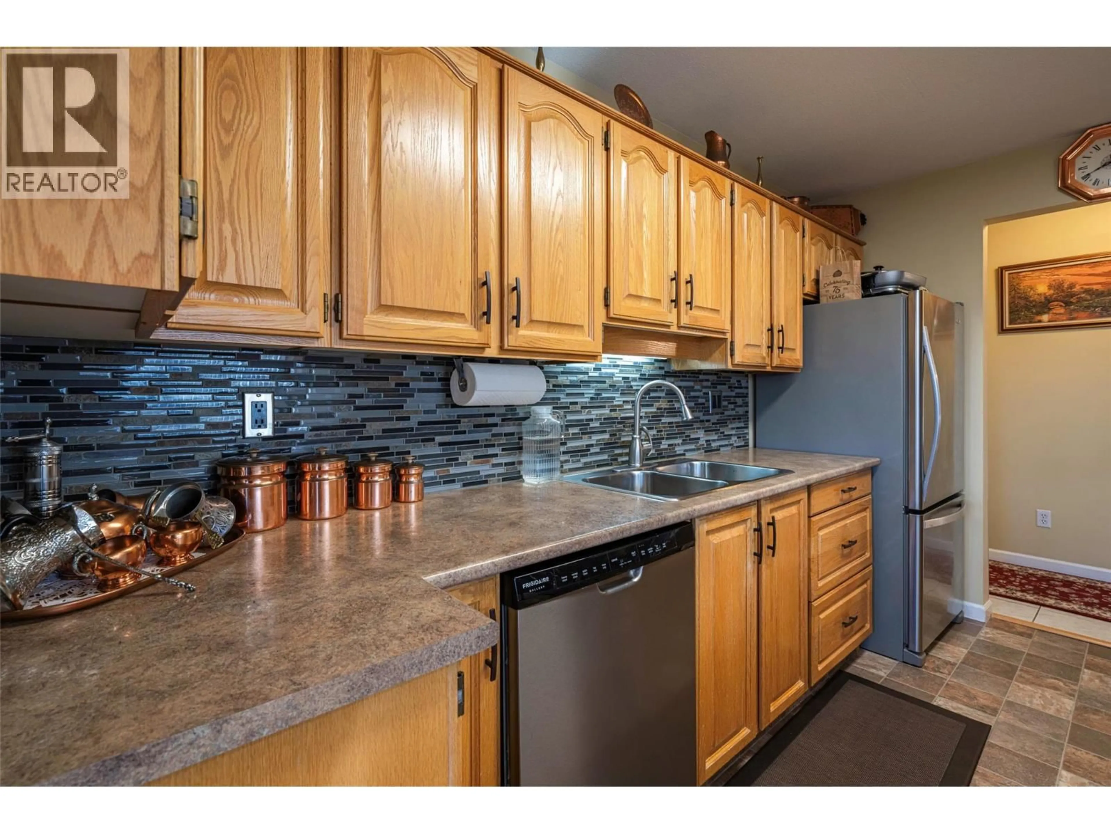 Standard kitchen, unknown for 308 - 945 LAWRENCE AVENUE, Kelowna British Columbia V1Y6M3