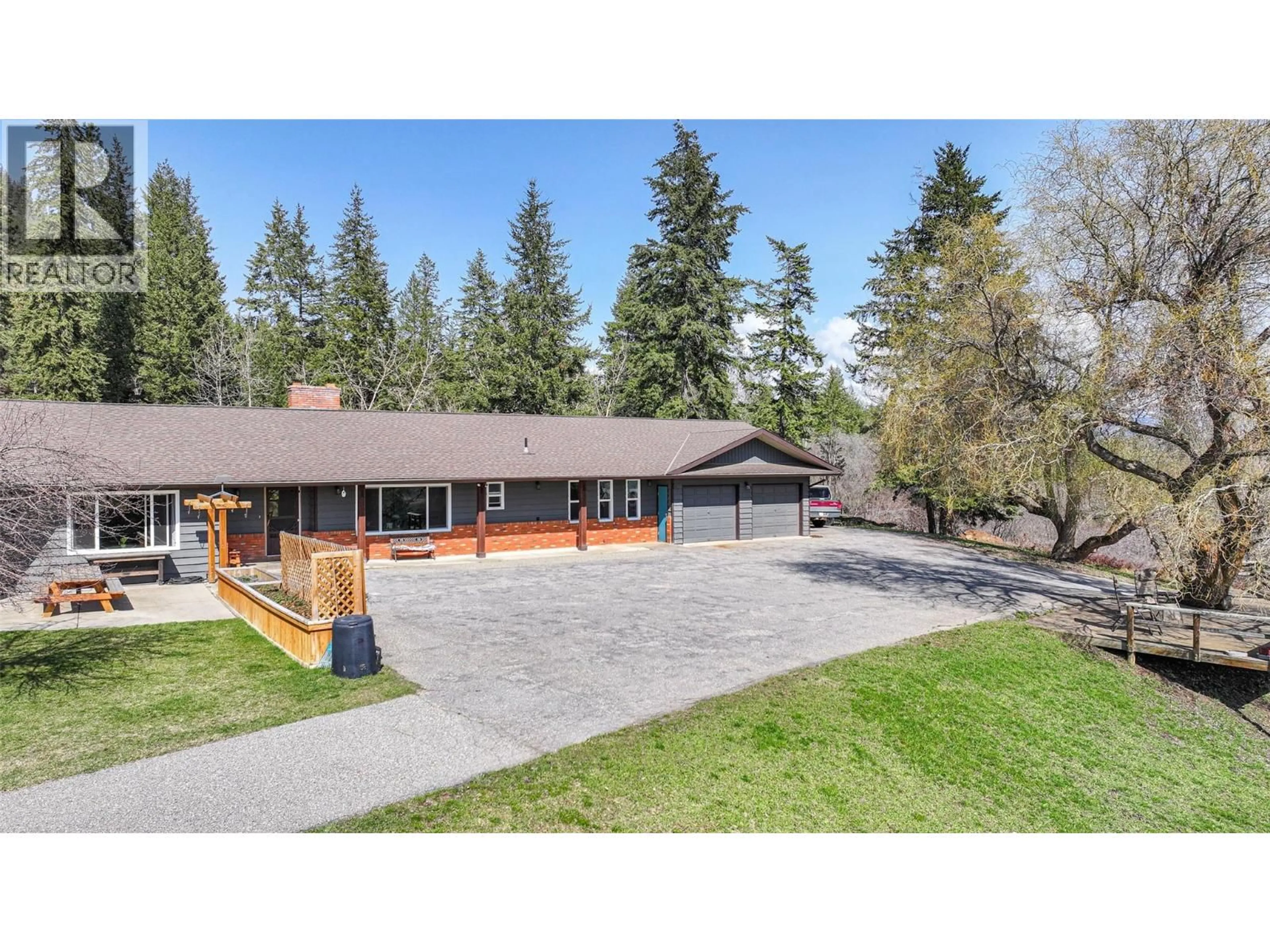 A pic from outside/outdoor area/front of a property/back of a property/a pic from drone, mountain view for 4250 FREDERICK ROAD, Armstrong British Columbia V3Y0M9