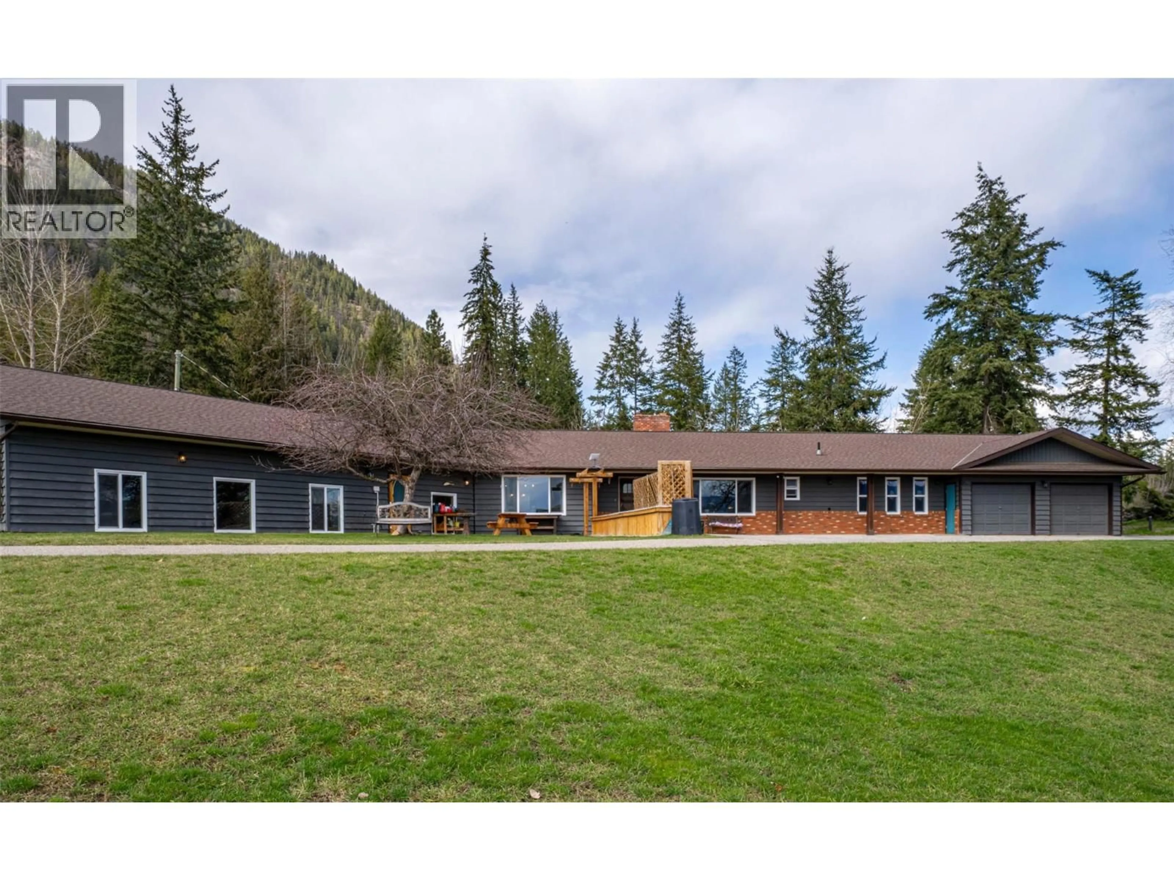 A pic from outside/outdoor area/front of a property/back of a property/a pic from drone, mountain view for 4250 FREDERICK ROAD, Armstrong British Columbia V3Y0M9