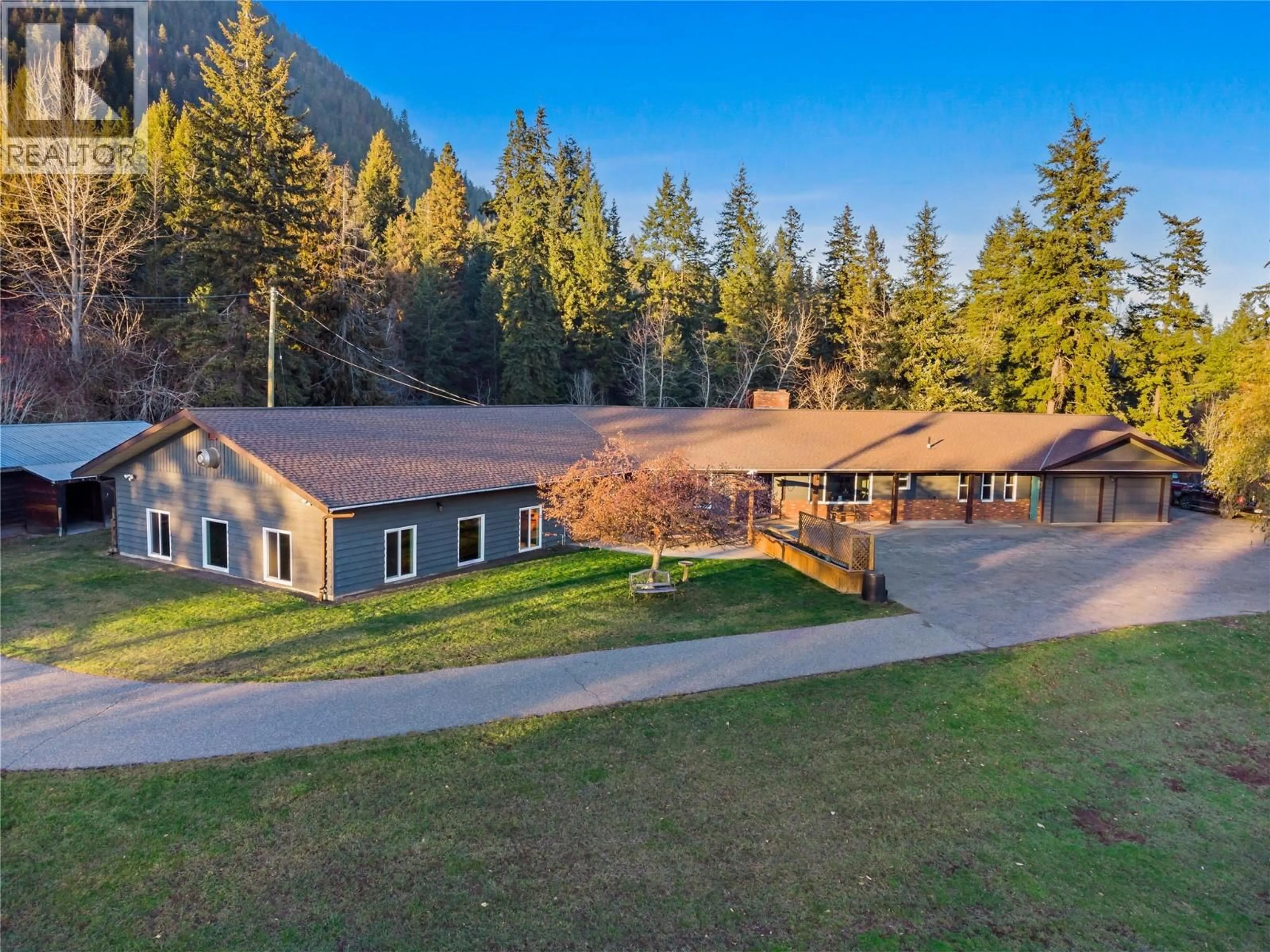 A pic from outside/outdoor area/front of a property/back of a property/a pic from drone, mountain view for 4250 FREDERICK ROAD, Armstrong British Columbia V3Y0M9