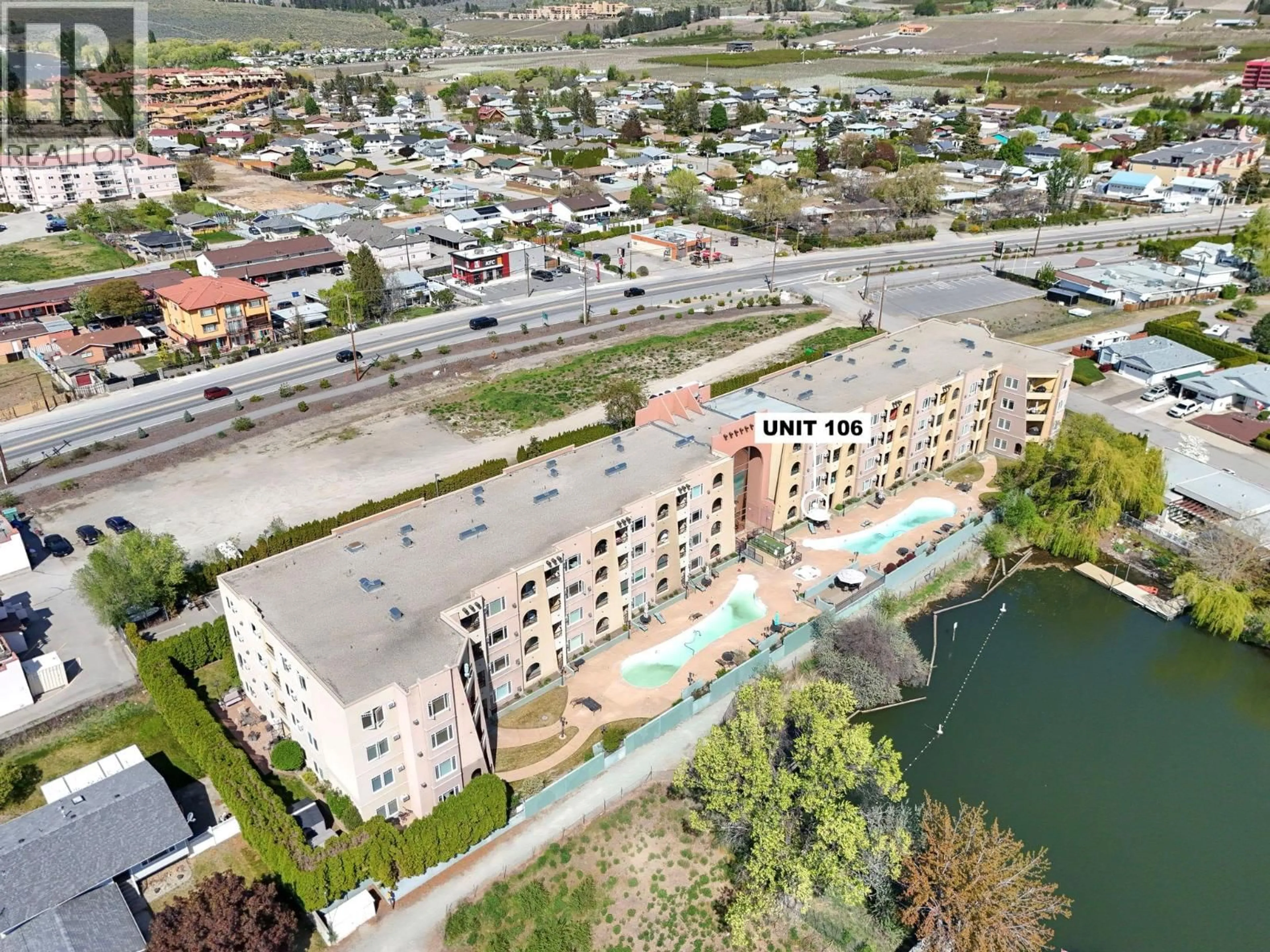 A pic from outside/outdoor area/front of a property/back of a property/a pic from drone, water/lake/river/ocean view for 106 - 15 SOLANA KEY COURT, Osoyoos British Columbia V0H1V3
