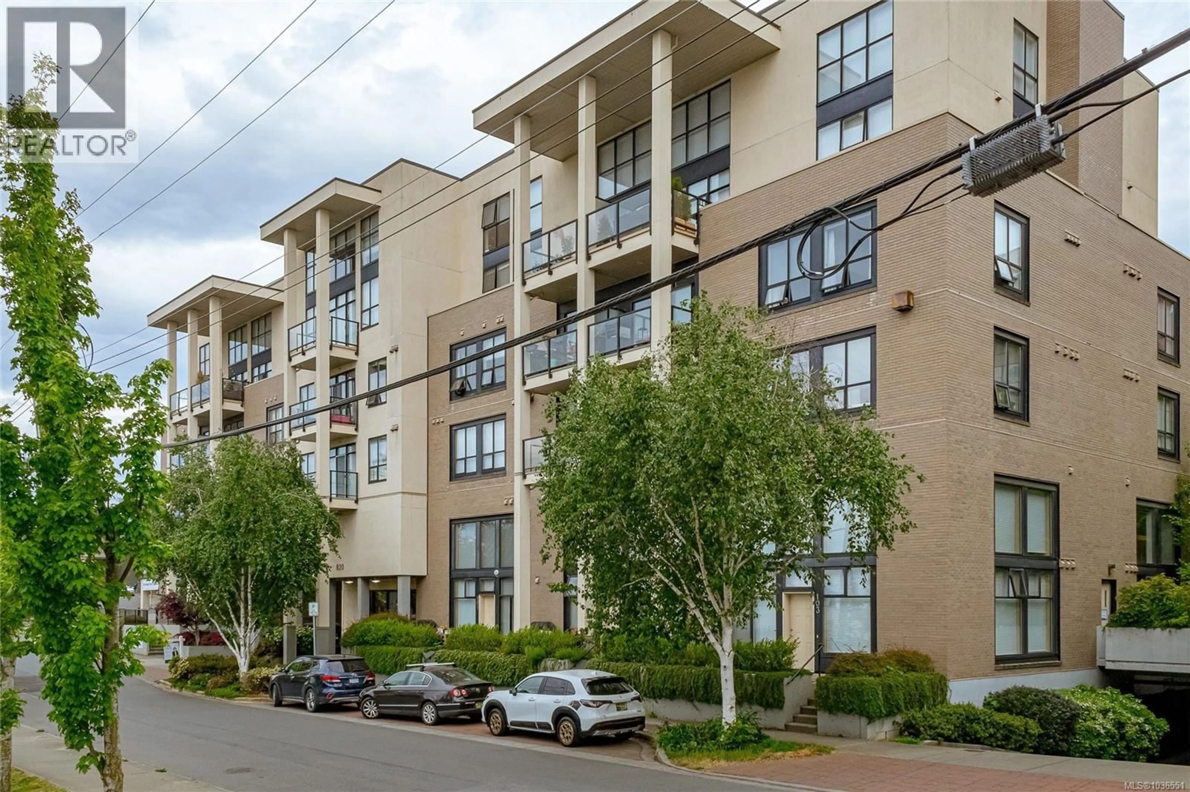 Patio, street for 104 - 820 SHORT STREET, Saanich British Columbia V8X2V6