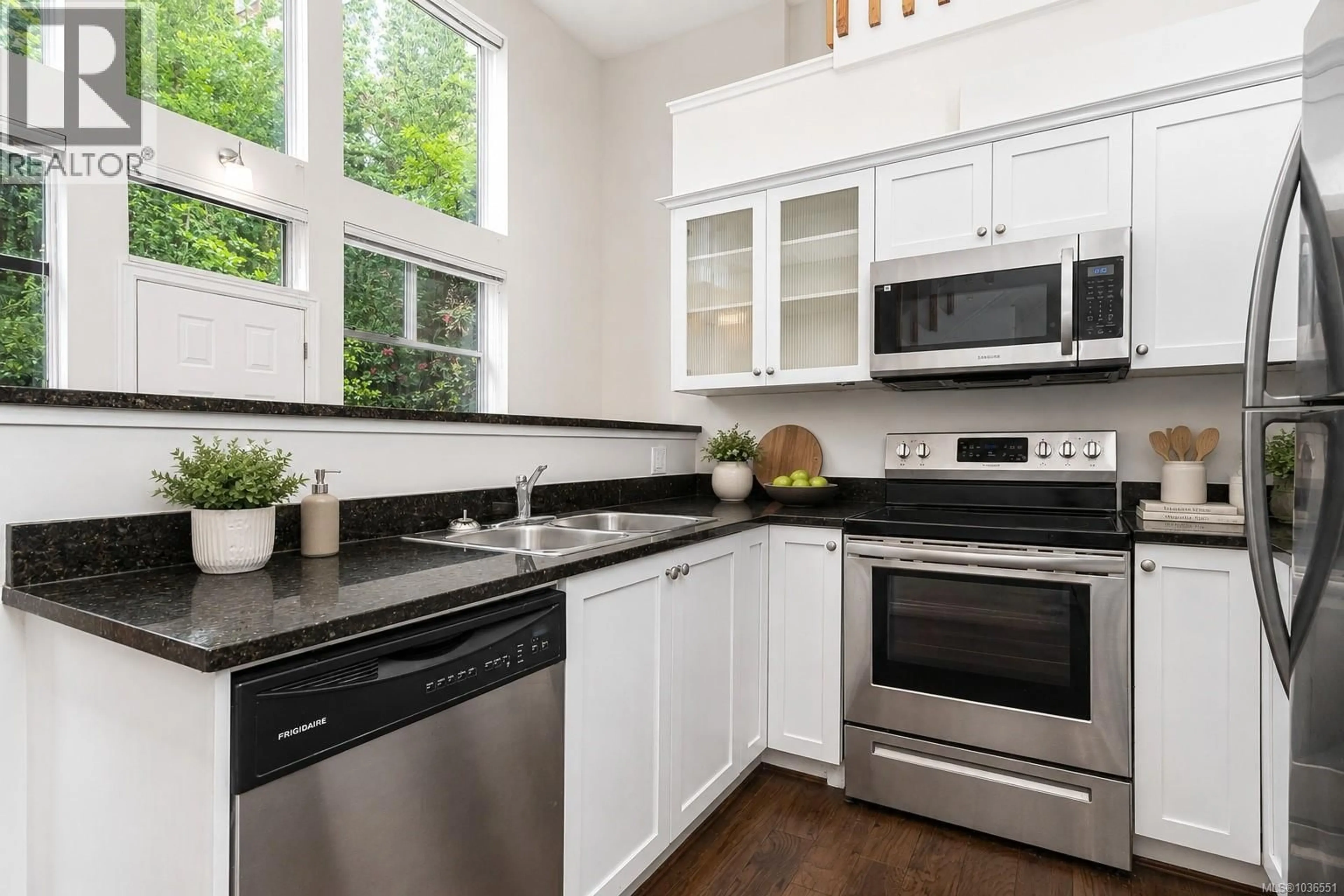Unknown for 104 - 820 SHORT STREET, Saanich British Columbia V8X2V6