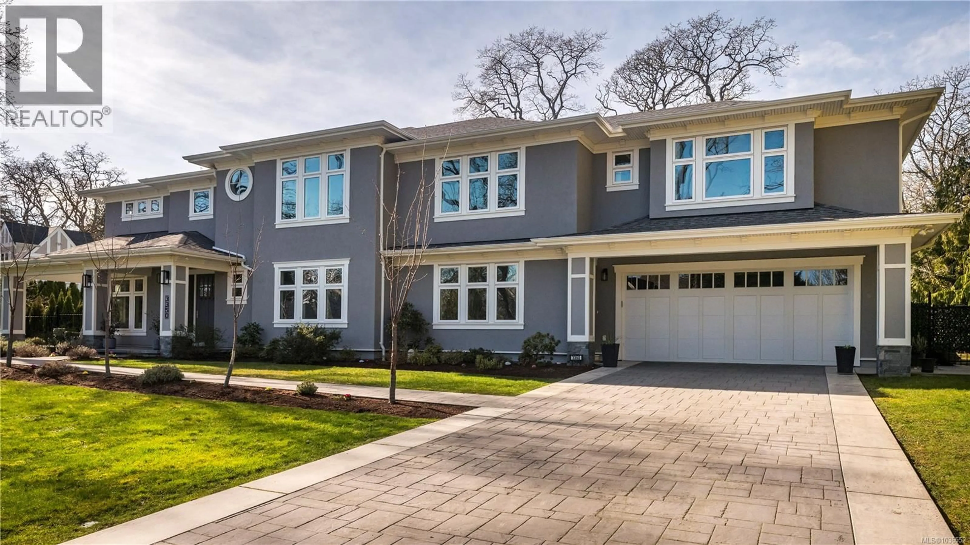 Home with vinyl exterior material, street for 3350 WEALD ROAD, Oak Bay British Columbia V8R6E3