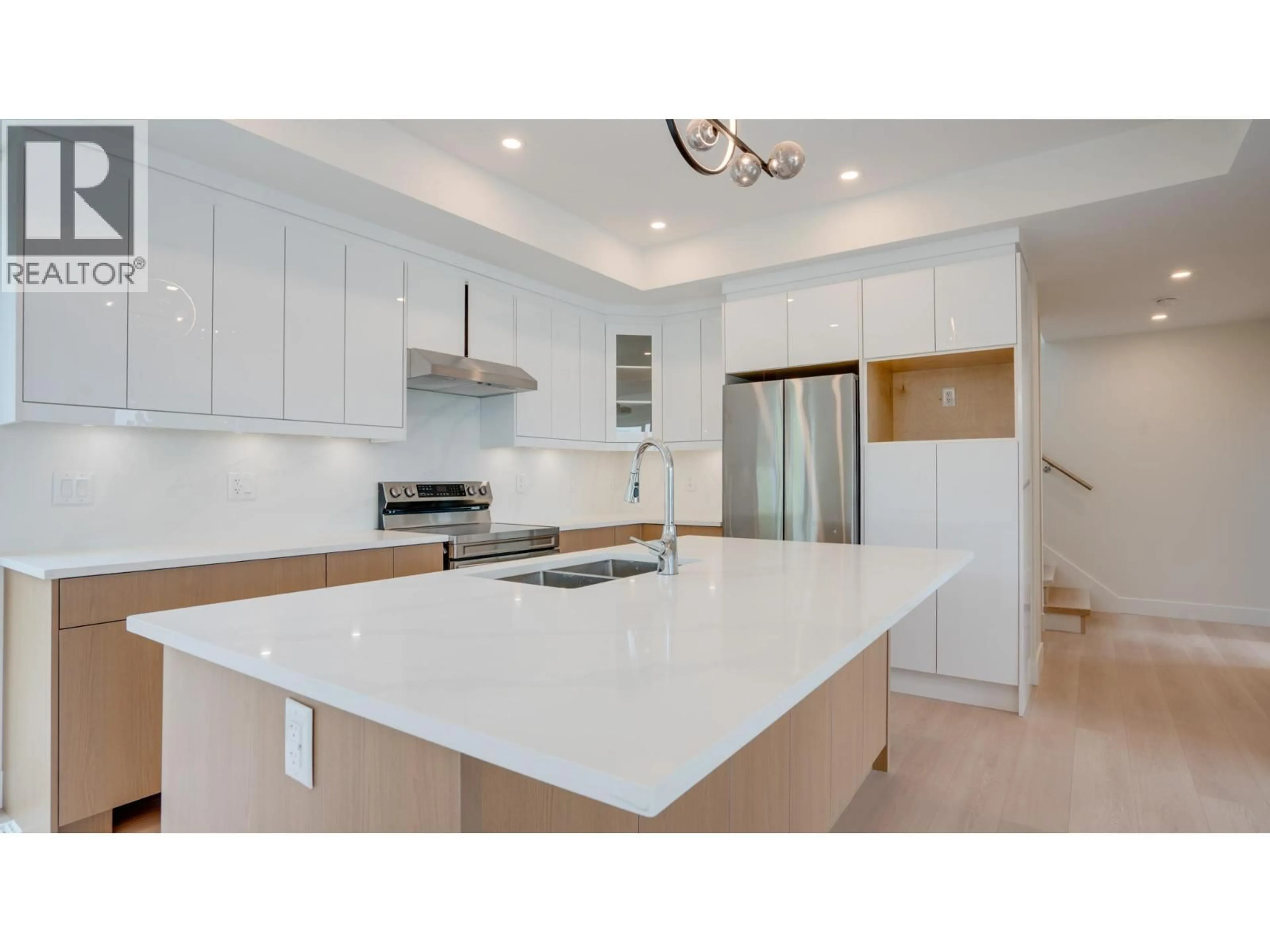 Open concept kitchen, ceramic/tile floor for 6 - 5705 HERITAGE DRIVE, Vernon British Columbia V1H1B1