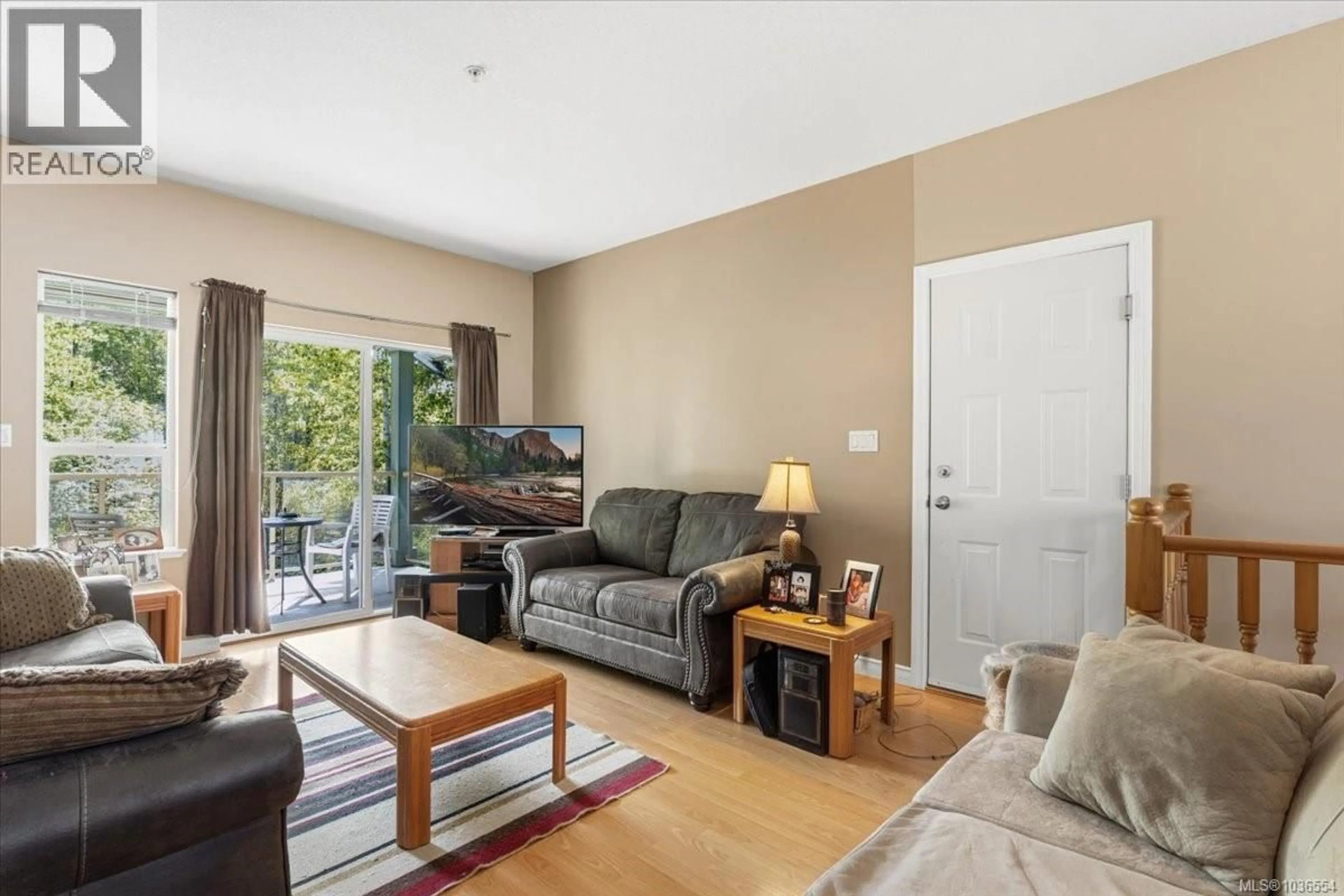 Living room with furniture, unknown for 540 ASTERIA PLACE, Nanaimo British Columbia V9R7C3