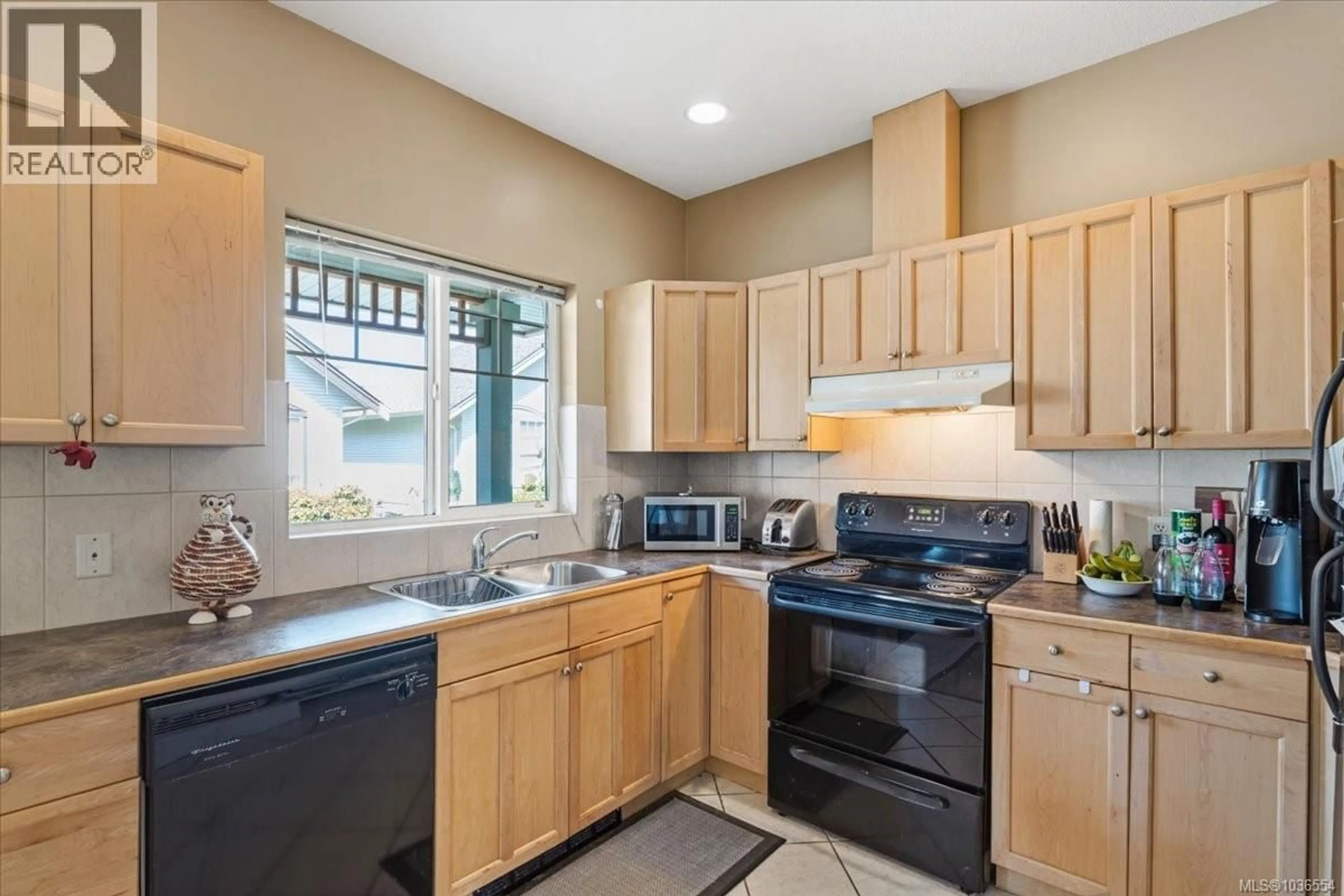 Standard kitchen, unknown for 540 ASTERIA PLACE, Nanaimo British Columbia V9R7C3