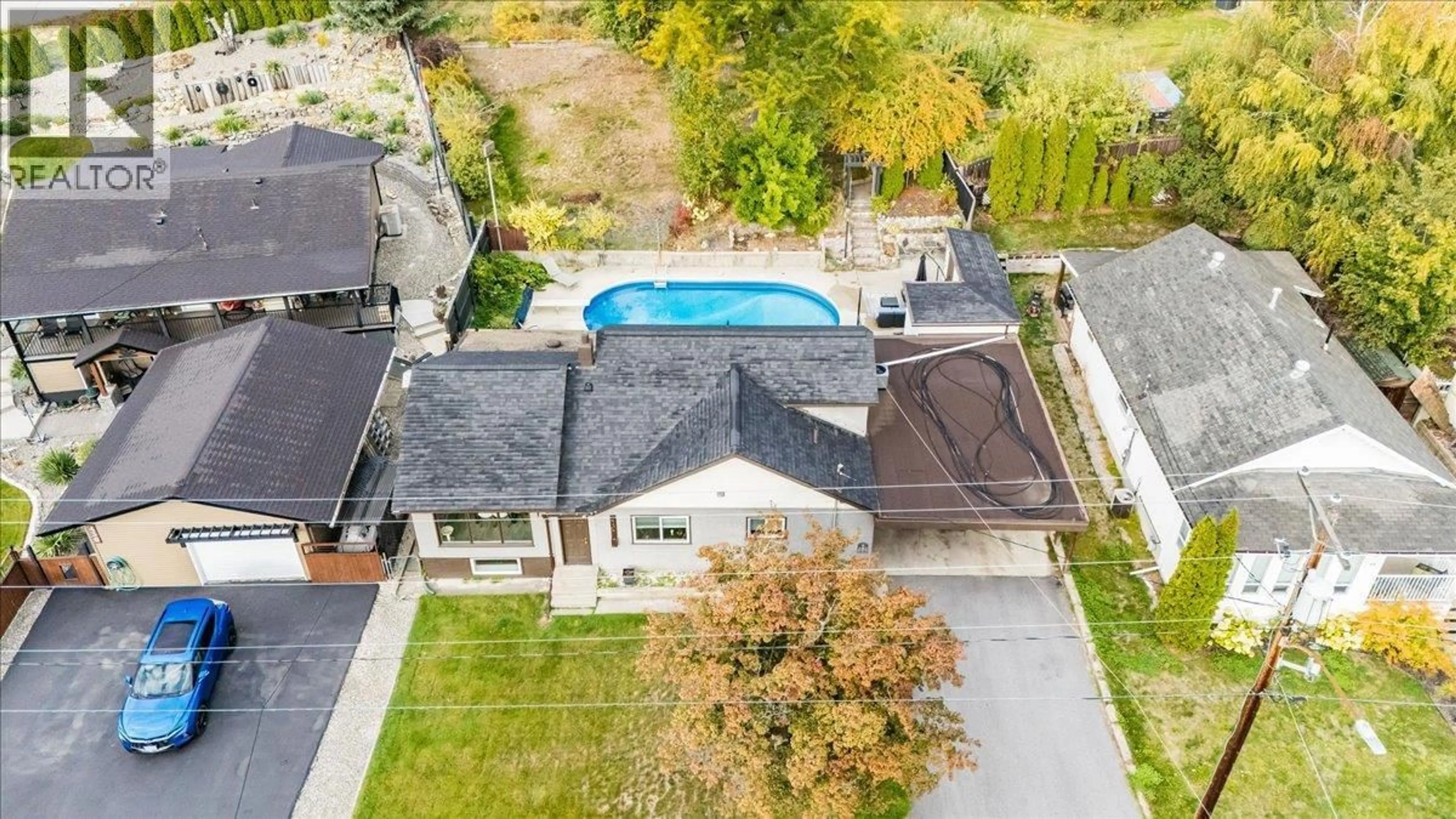 A pic from outside/outdoor area/front of a property/back of a property/a pic from drone, street for 434 3RD AVENUE, Rivervale British Columbia V1R4V4