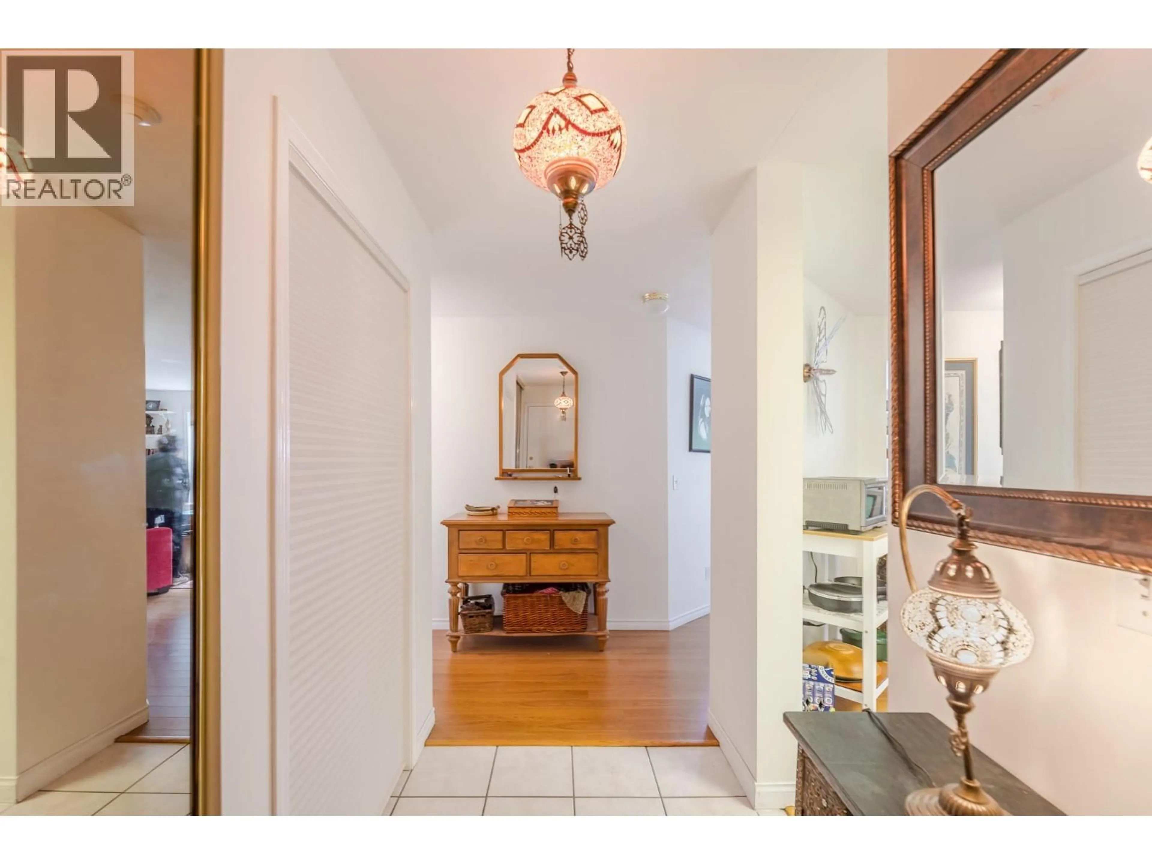 Indoor entryway for 104 - 8404 JUBILEE ROAD EAST, Summerland British Columbia V0H1Z5