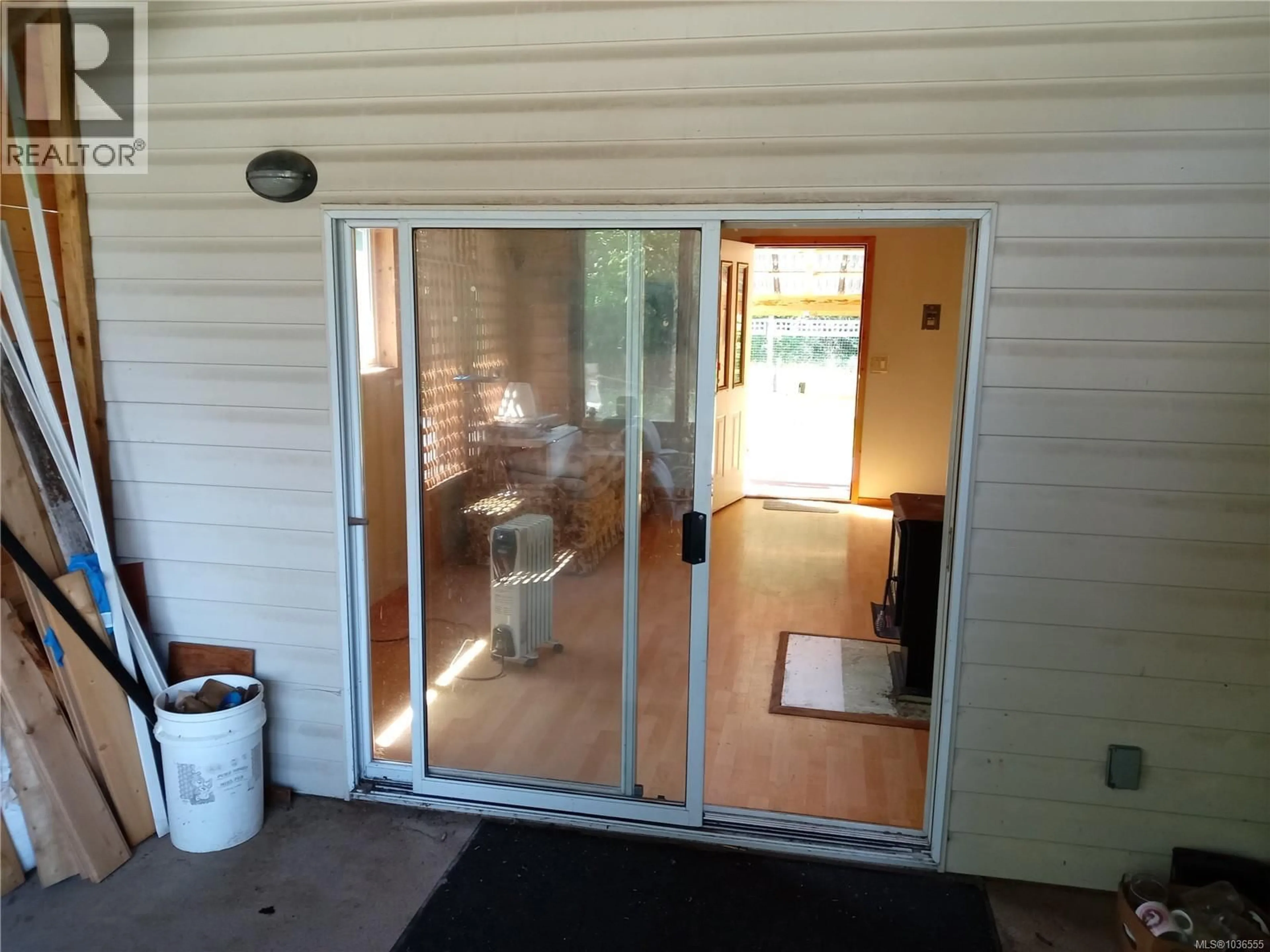 Indoor entryway for 30 - 8631 SOUTH SHORE ROAD, Lake Cowichan British Columbia V0R2G0