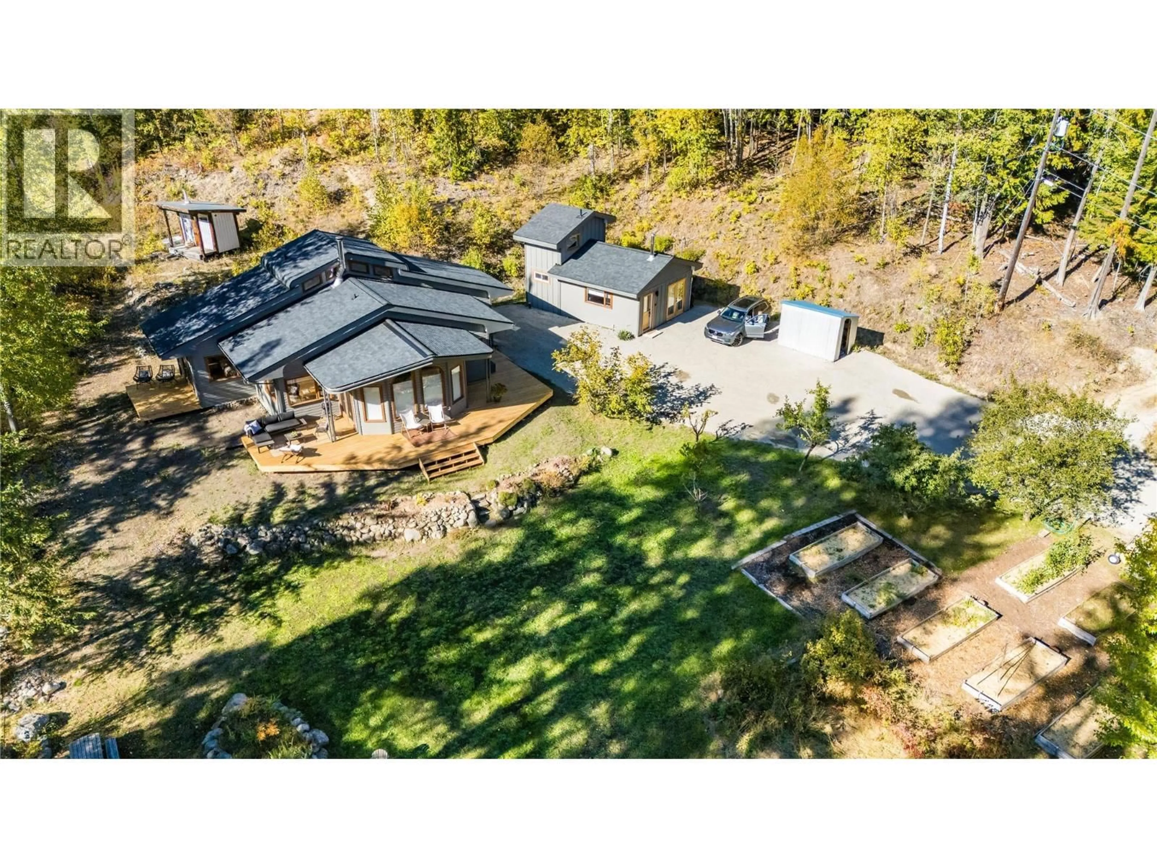 A pic from outside/outdoor area/front of a property/back of a property/a pic from drone, mountain view for 4485 BEASLEY WEST ROAD, Beasley British Columbia V0G2G2