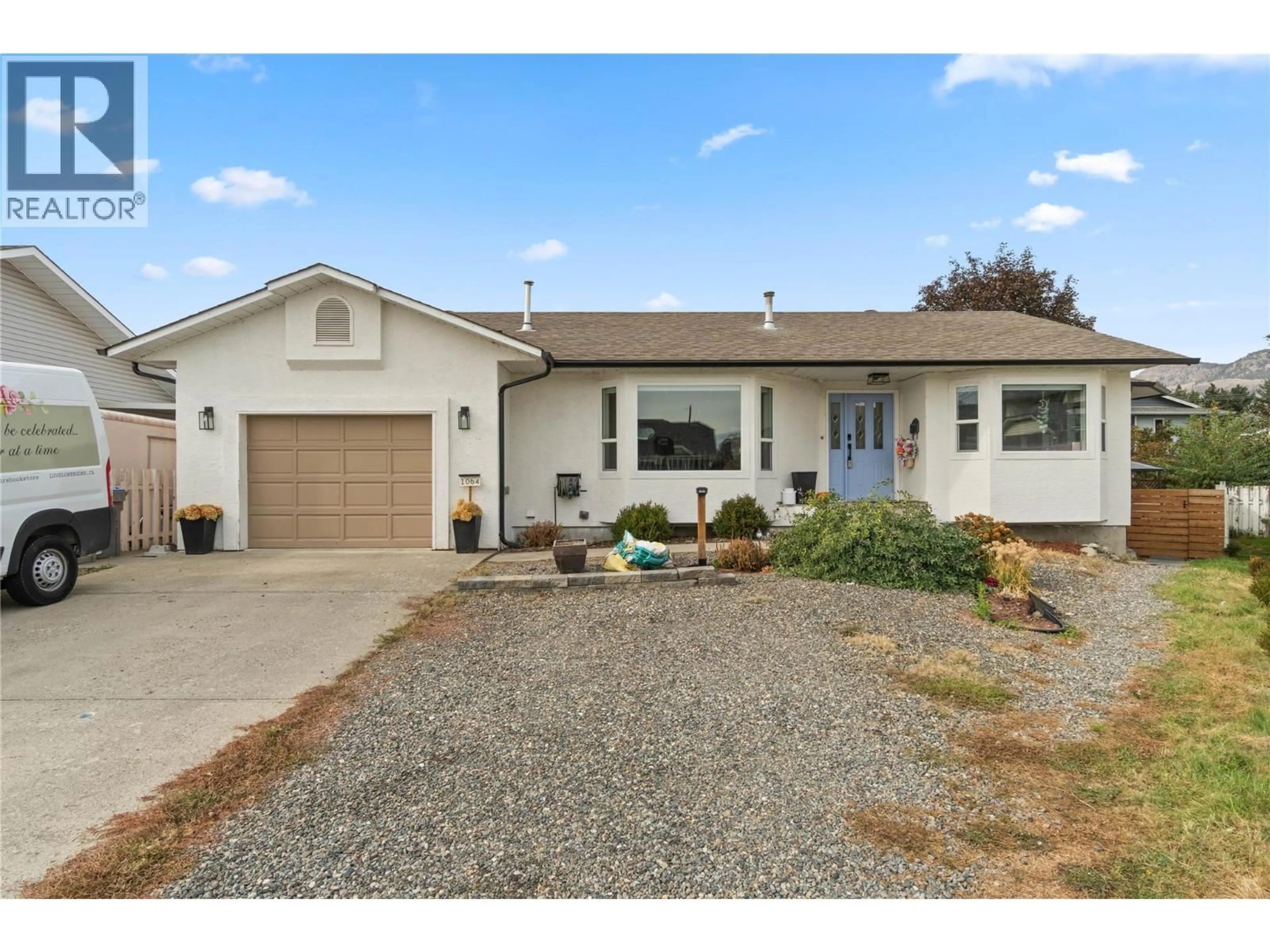 Home with vinyl exterior material, street for 1064 FLEETWOOD PLACE, Kamloops British Columbia V2B8J4