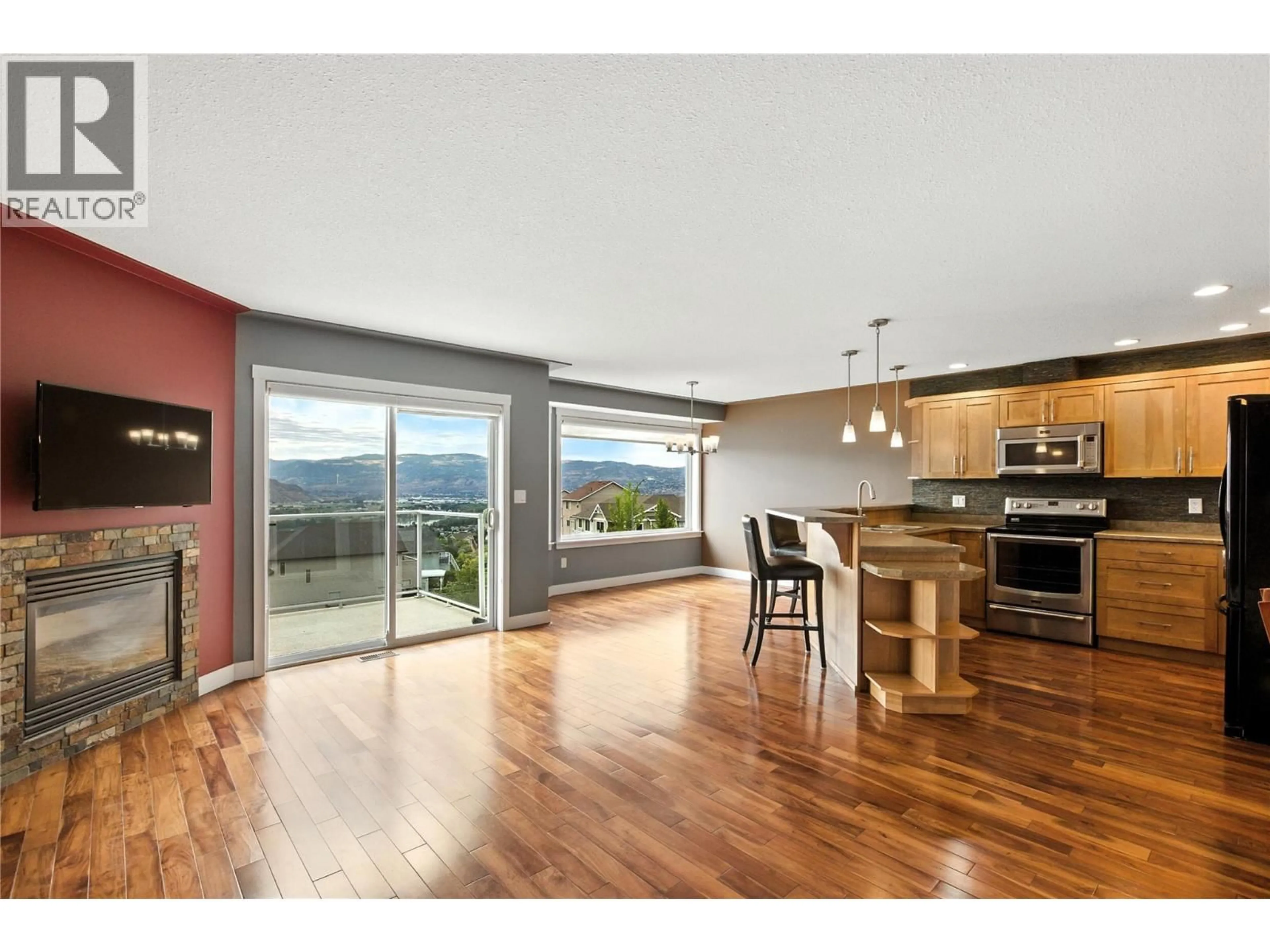 Open concept kitchen, wood/laminate floor for 12 - 1885 GRASSLANDS BOULEVARD, Kamloops British Columbia V2B0B8