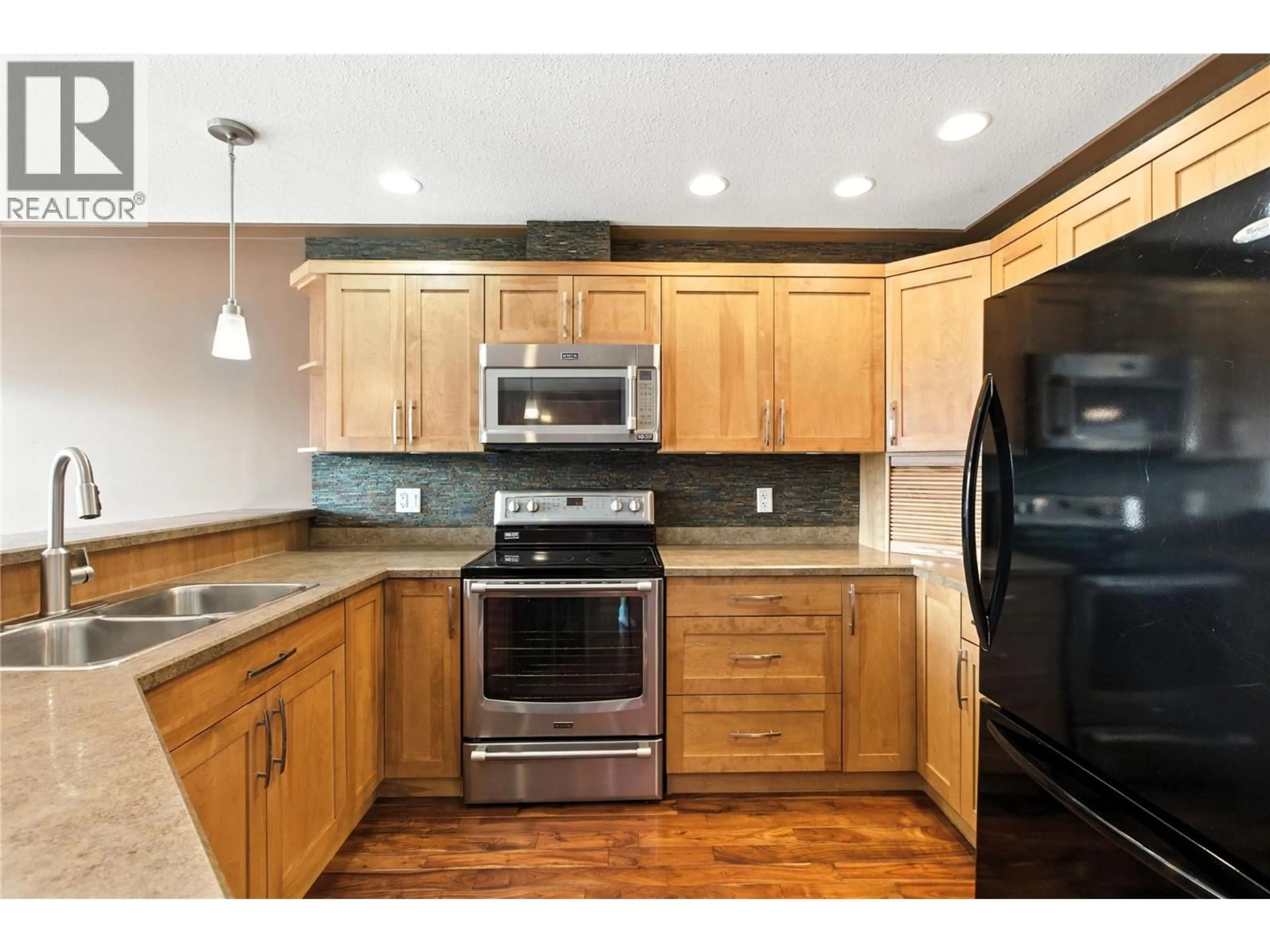 Standard kitchen, unknown for 12 - 1885 GRASSLANDS BOULEVARD, Kamloops British Columbia V2B0B8
