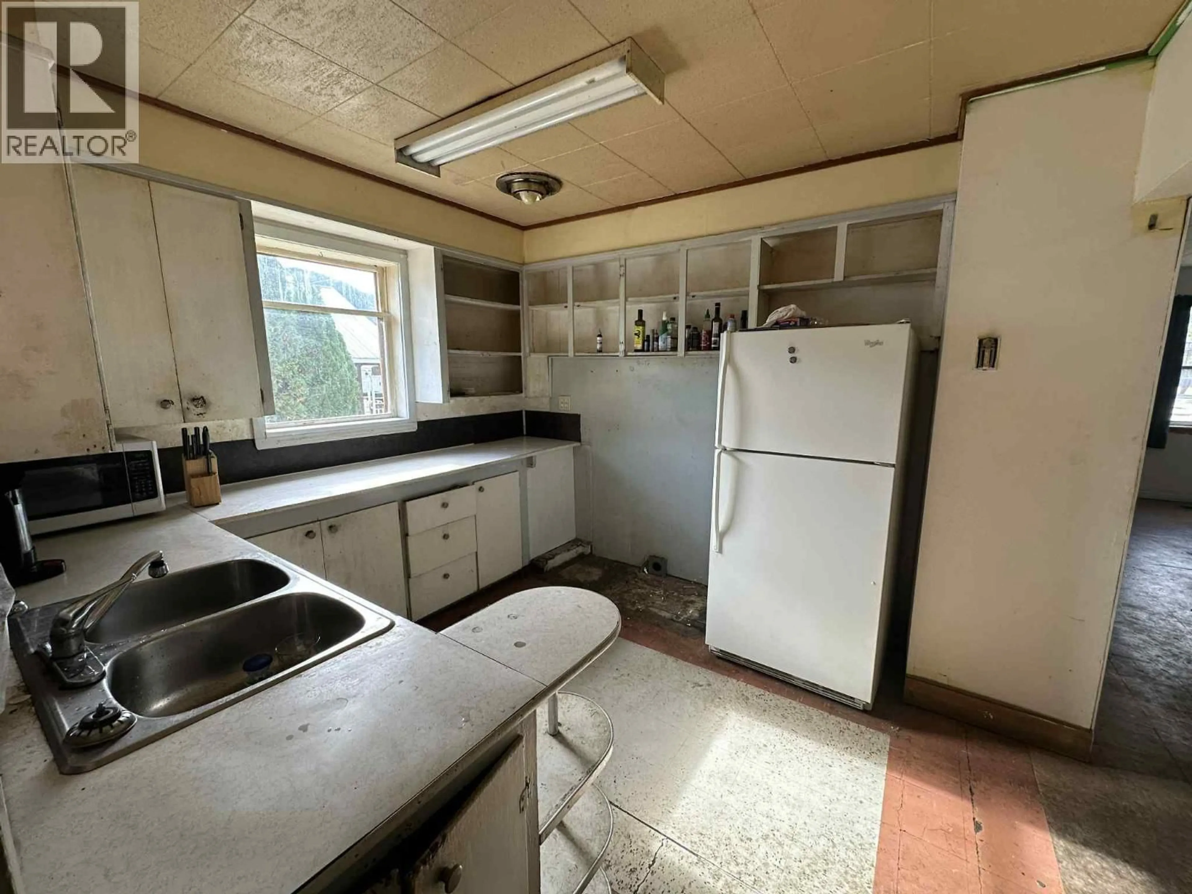 Standard kitchen, unknown for 515 SAYWARD AVENUE, Salmo British Columbia V0G1Z0