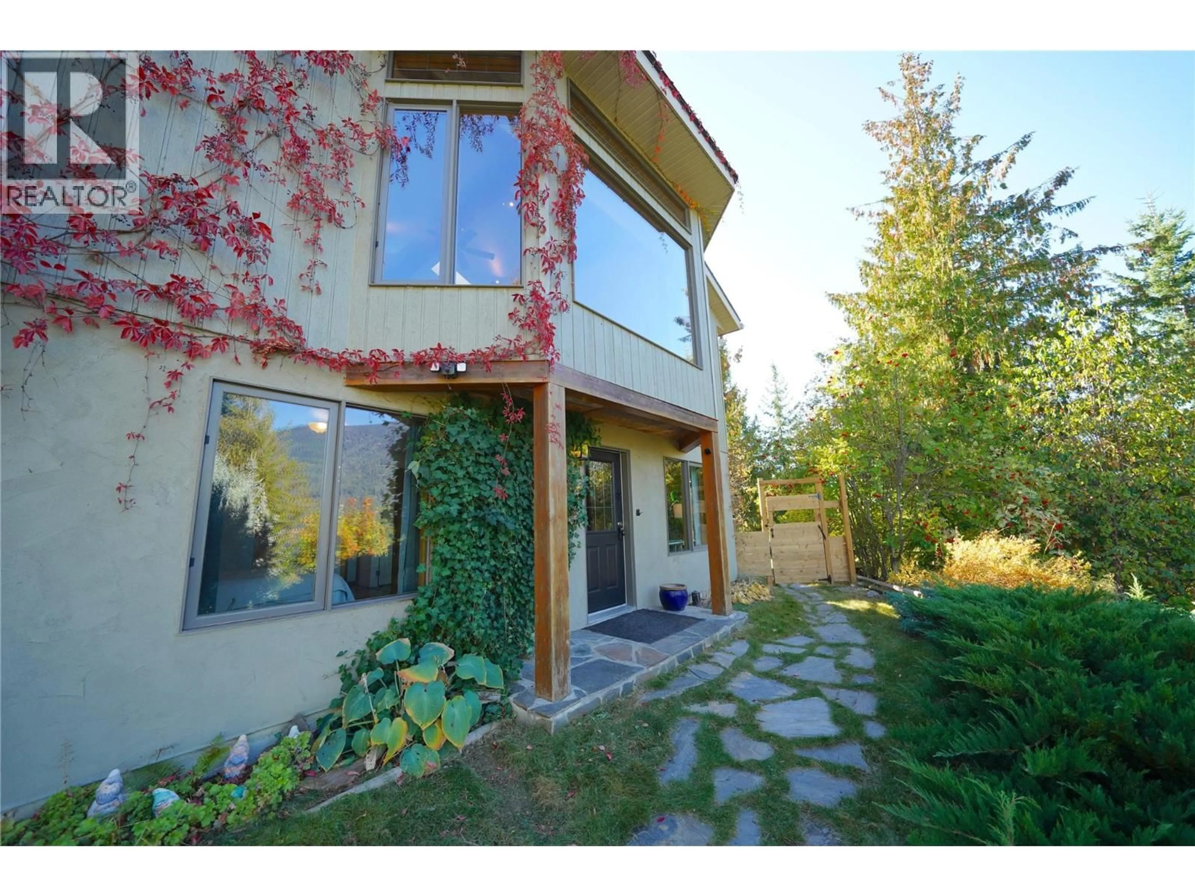 Patio, unknown for 230 RAINBOW RIDGE ROAD, Procter British Columbia V1L0B7