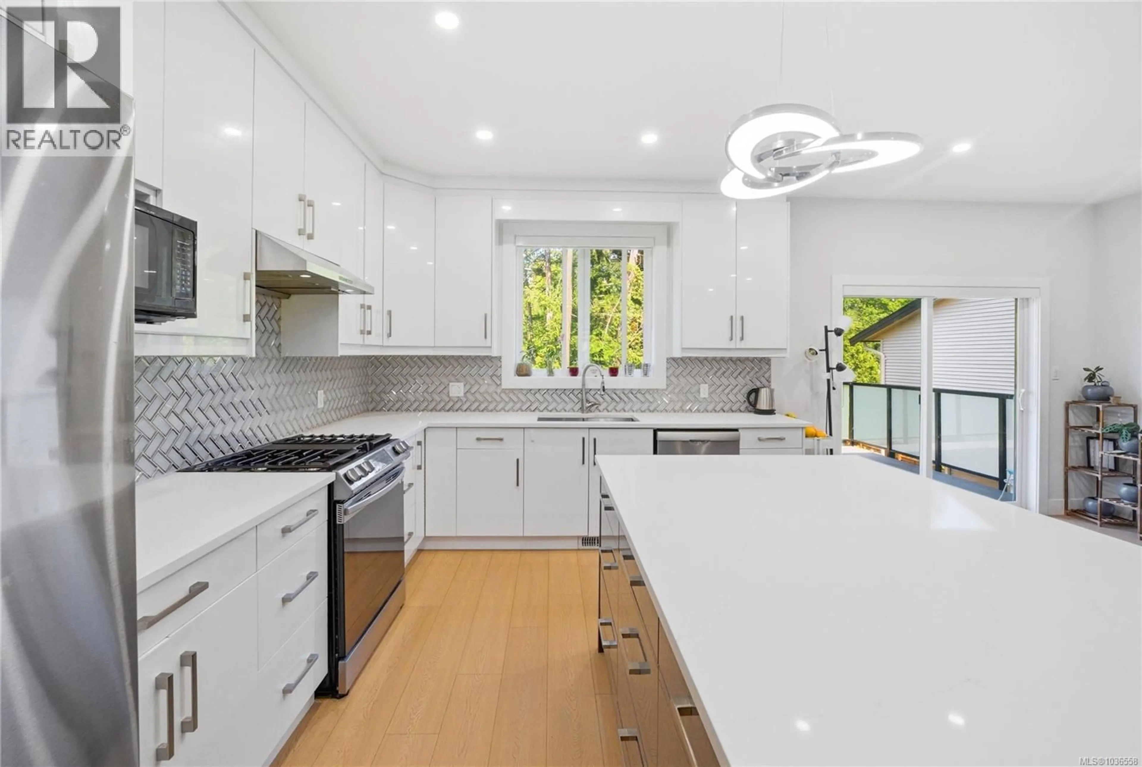 Open concept kitchen, ceramic/tile floor for 5254 SHERBOURNE DRIVE, Nanaimo British Columbia V9T3J1