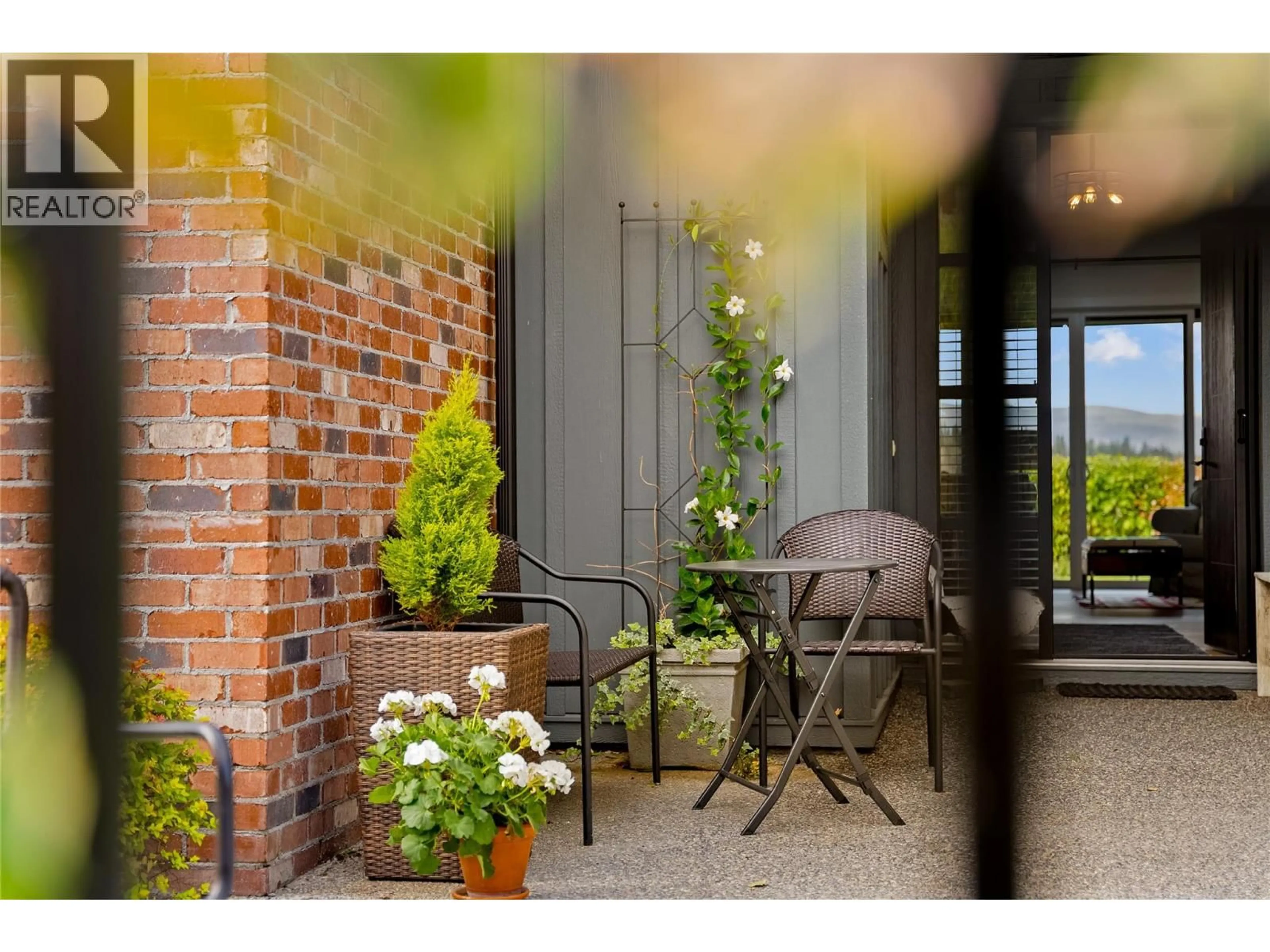 Patio, street for 342 GRANGE DRIVE, Vernon British Columbia V1H2M1