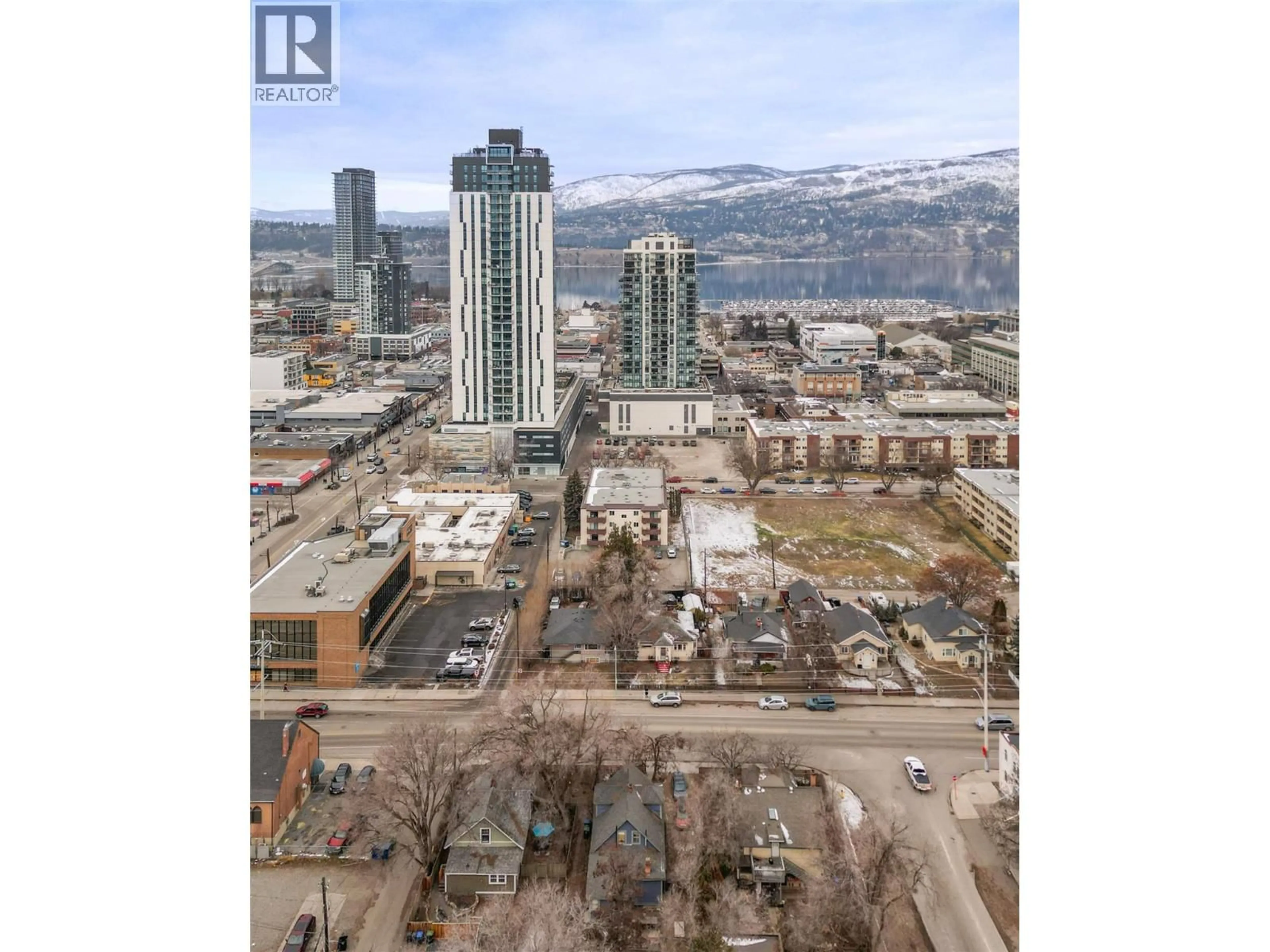 A pic from outside/outdoor area/front of a property/back of a property/a pic from drone, city buildings view from balcony for 1470 RICHTER STREET, Kelowna British Columbia V1Y2L8