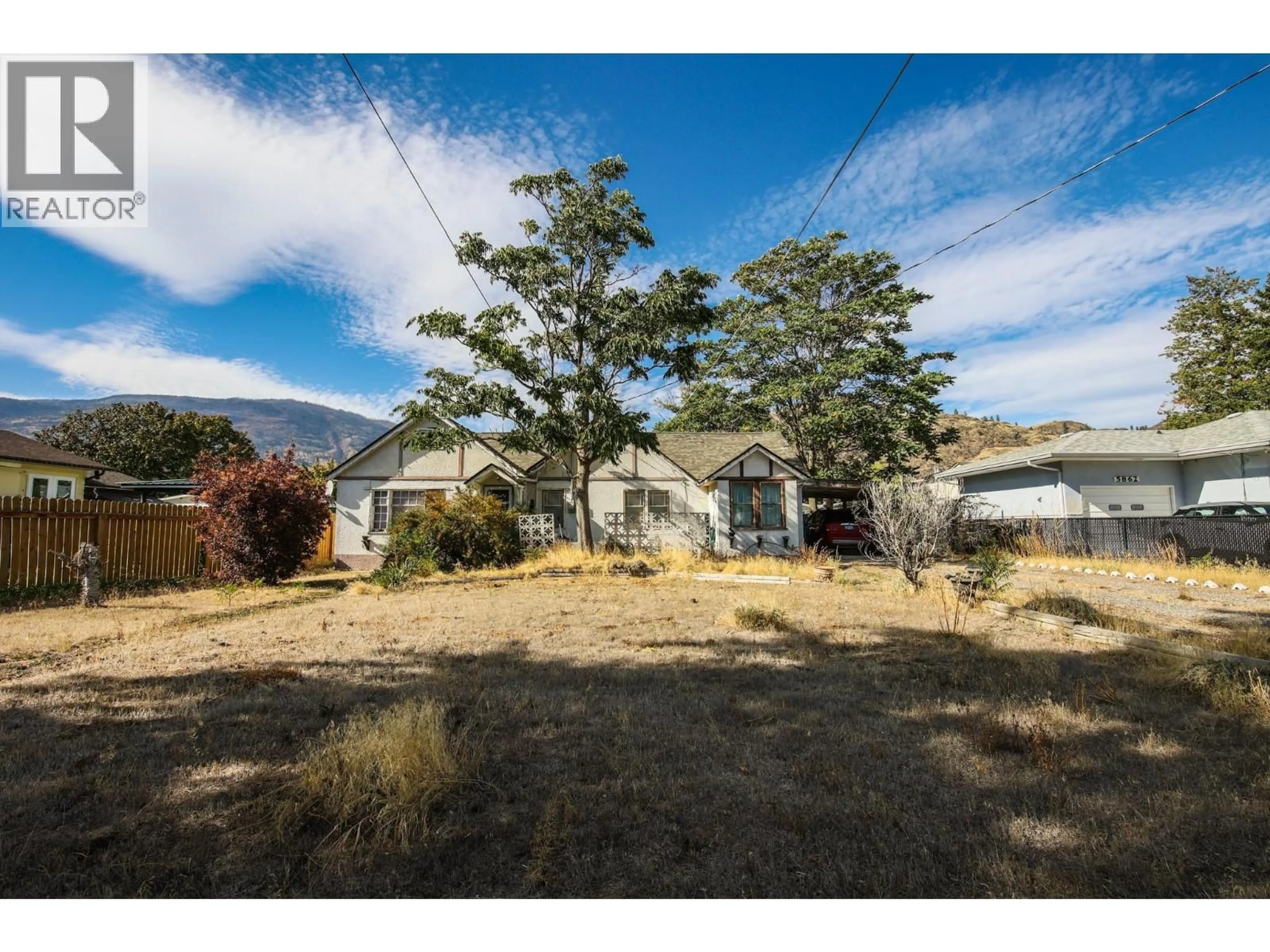 A pic from outside/outdoor area/front of a property/back of a property/a pic from drone, street for 5858 OKANAGAN STREET, Oliver British Columbia V0H1T0