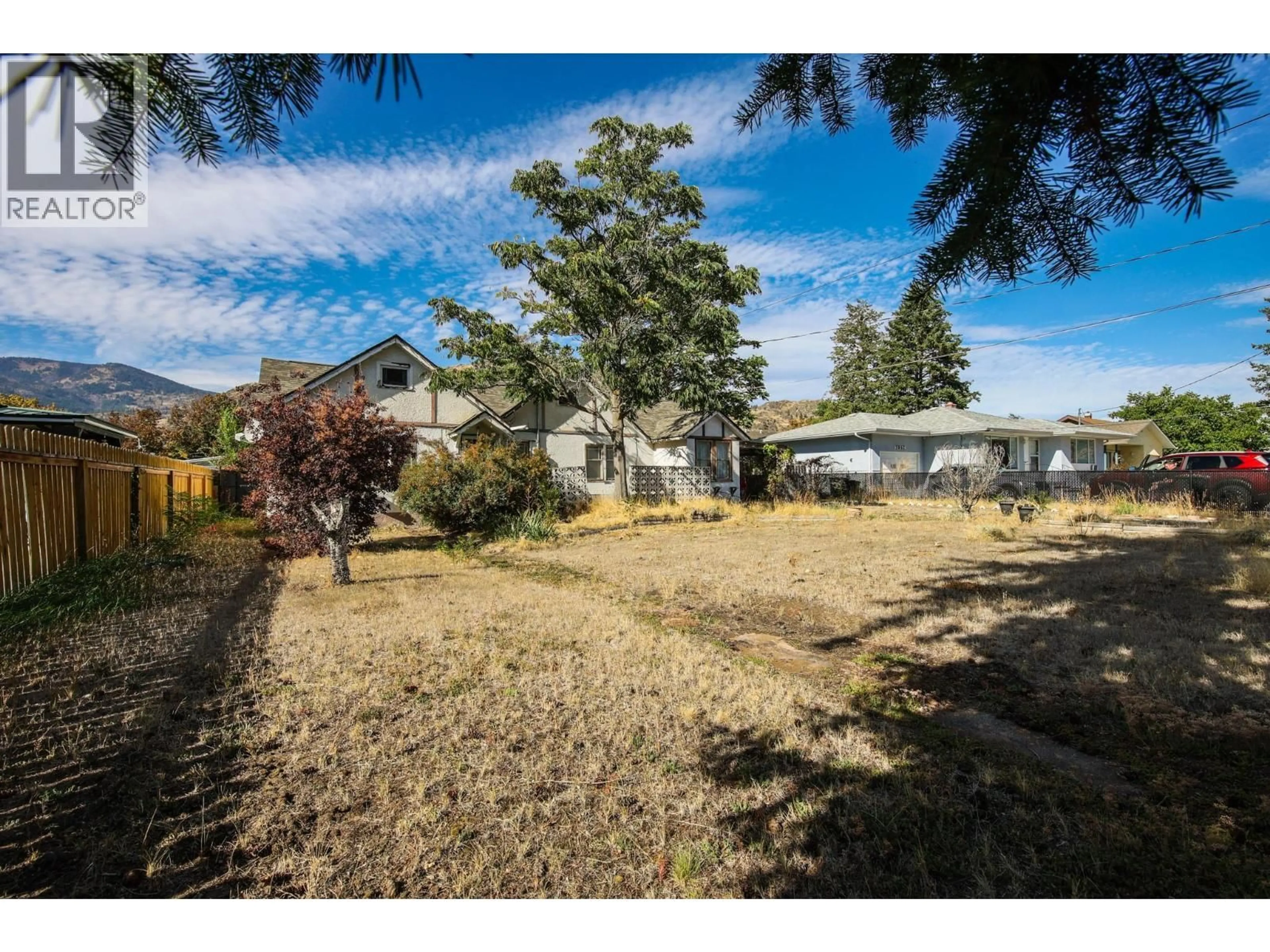 A pic from outside/outdoor area/front of a property/back of a property/a pic from drone, unknown for 5858 OKANAGAN STREET, Oliver British Columbia V0H1T0