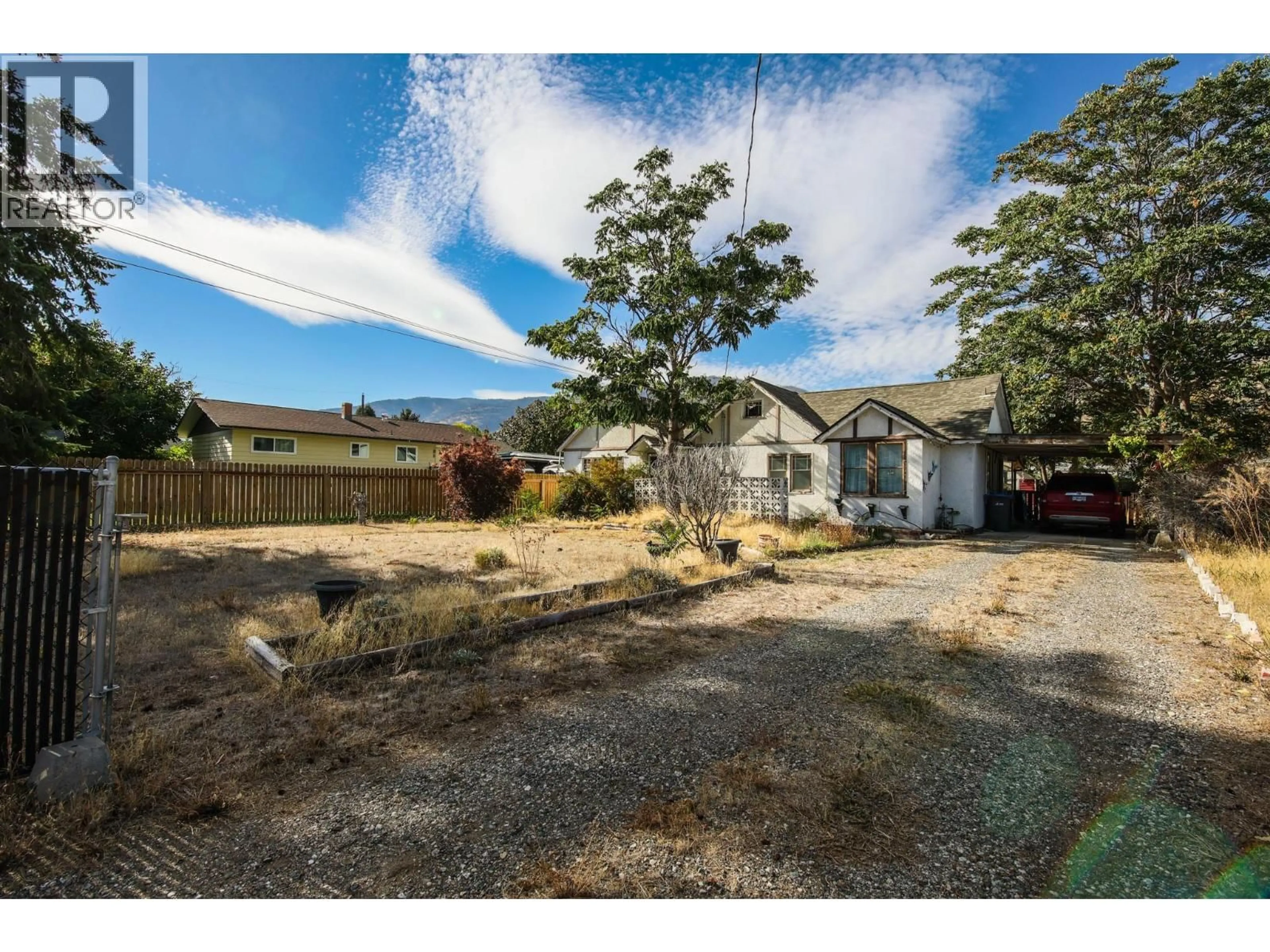 A pic from outside/outdoor area/front of a property/back of a property/a pic from drone, street for 5858 OKANAGAN STREET, Oliver British Columbia V0H1T0