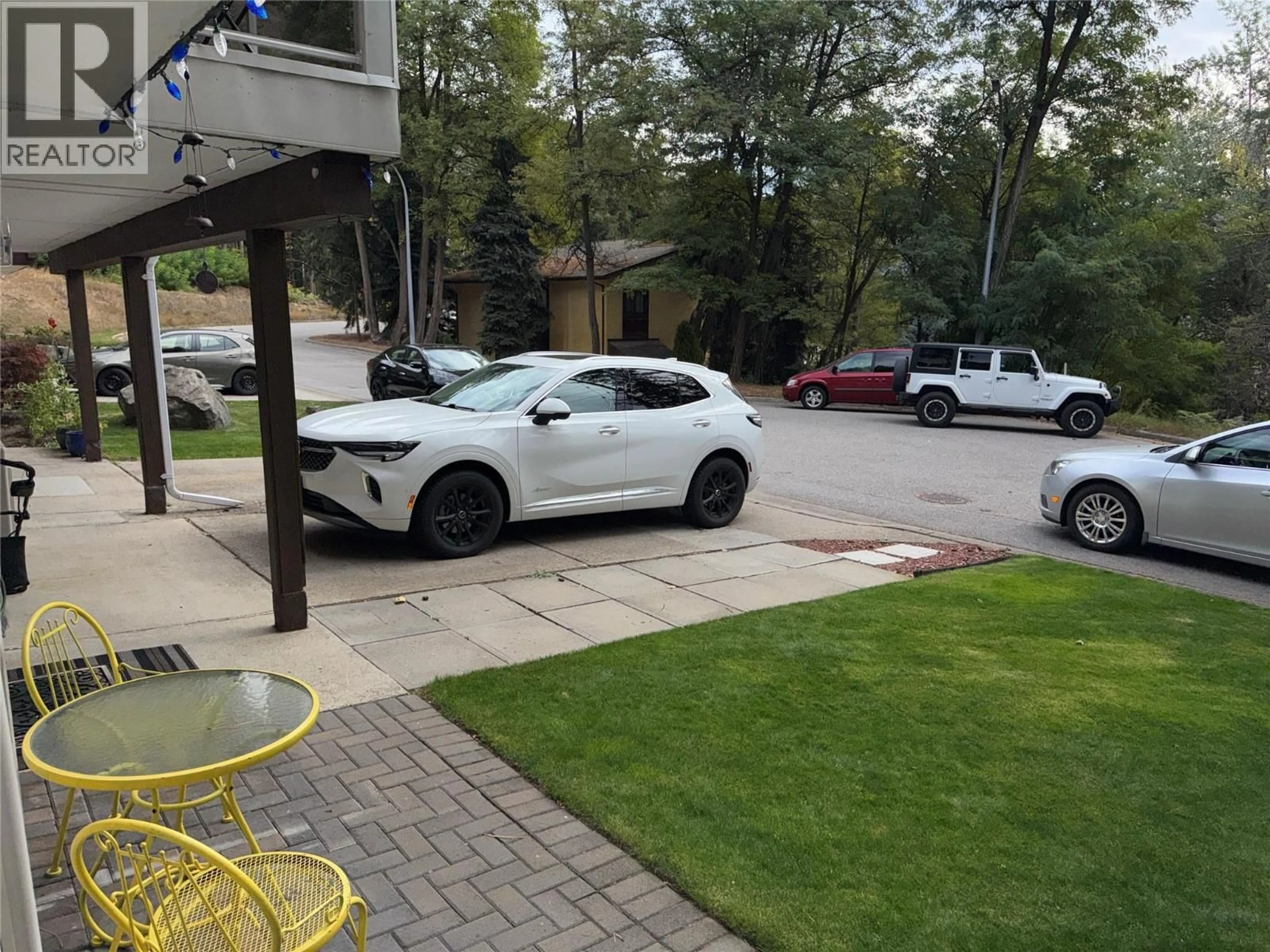 Parking for 1615 BALSAM STREET, Trail British Columbia V1R4M4