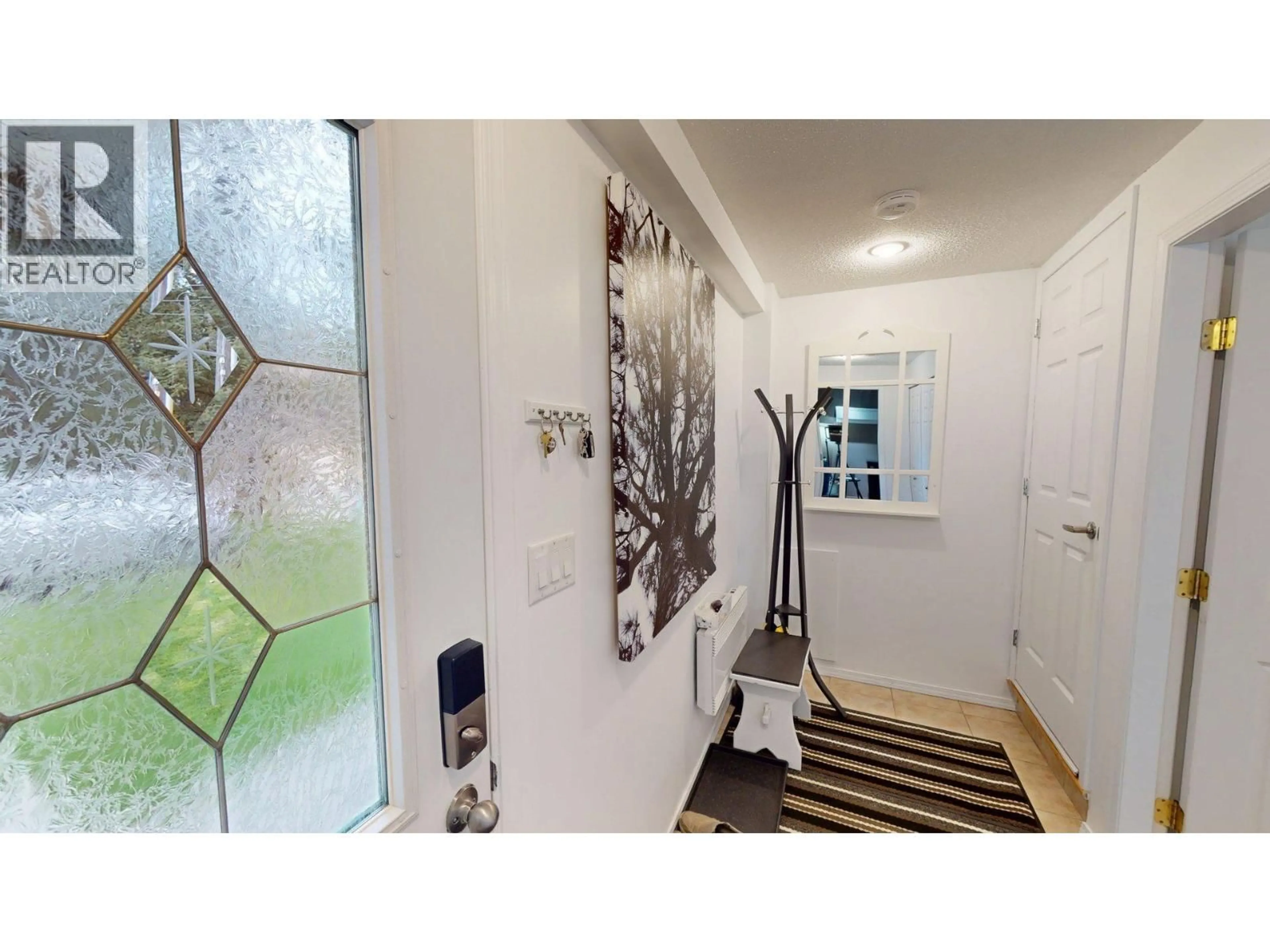 Indoor entryway for 1615 BALSAM STREET, Trail British Columbia V1R4M4