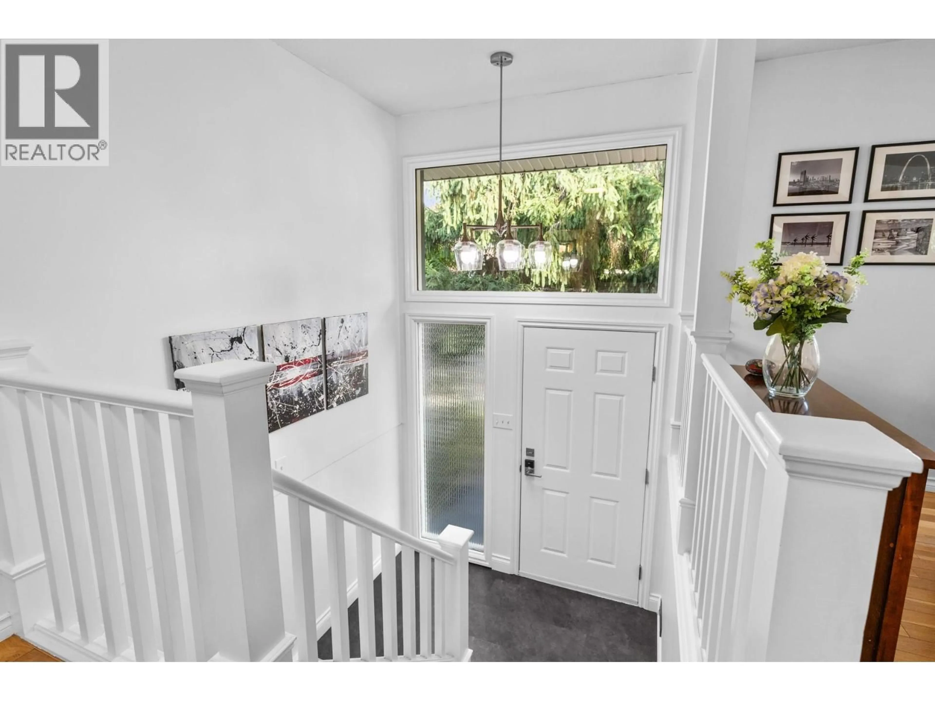 Indoor entryway for 1112 PINECREST LANE, Kelowna British Columbia V1Y4L5