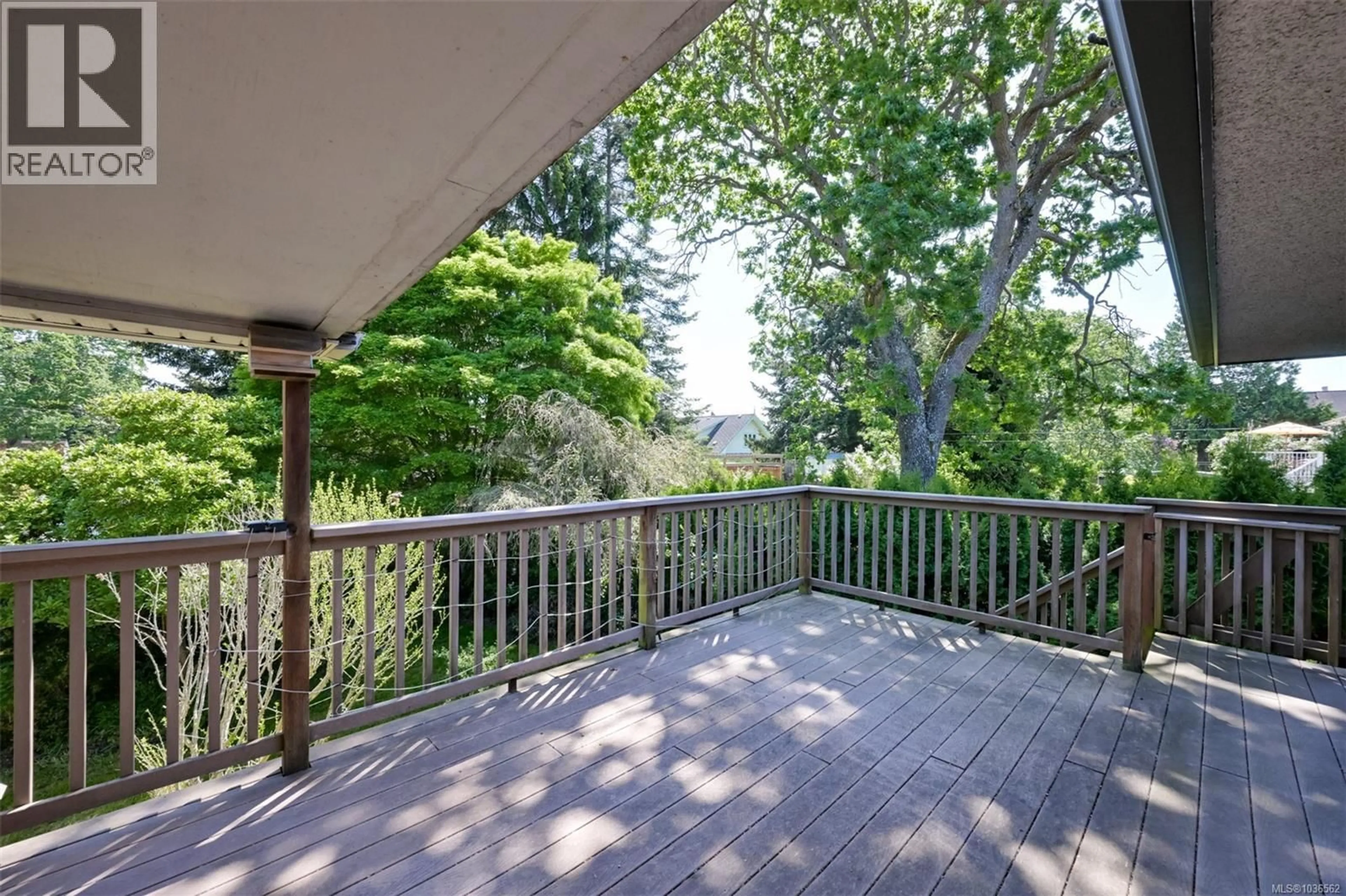 Patio, forest/trees view for 2765 FERNWOOD ROAD, Victoria British Columbia V8T3A3