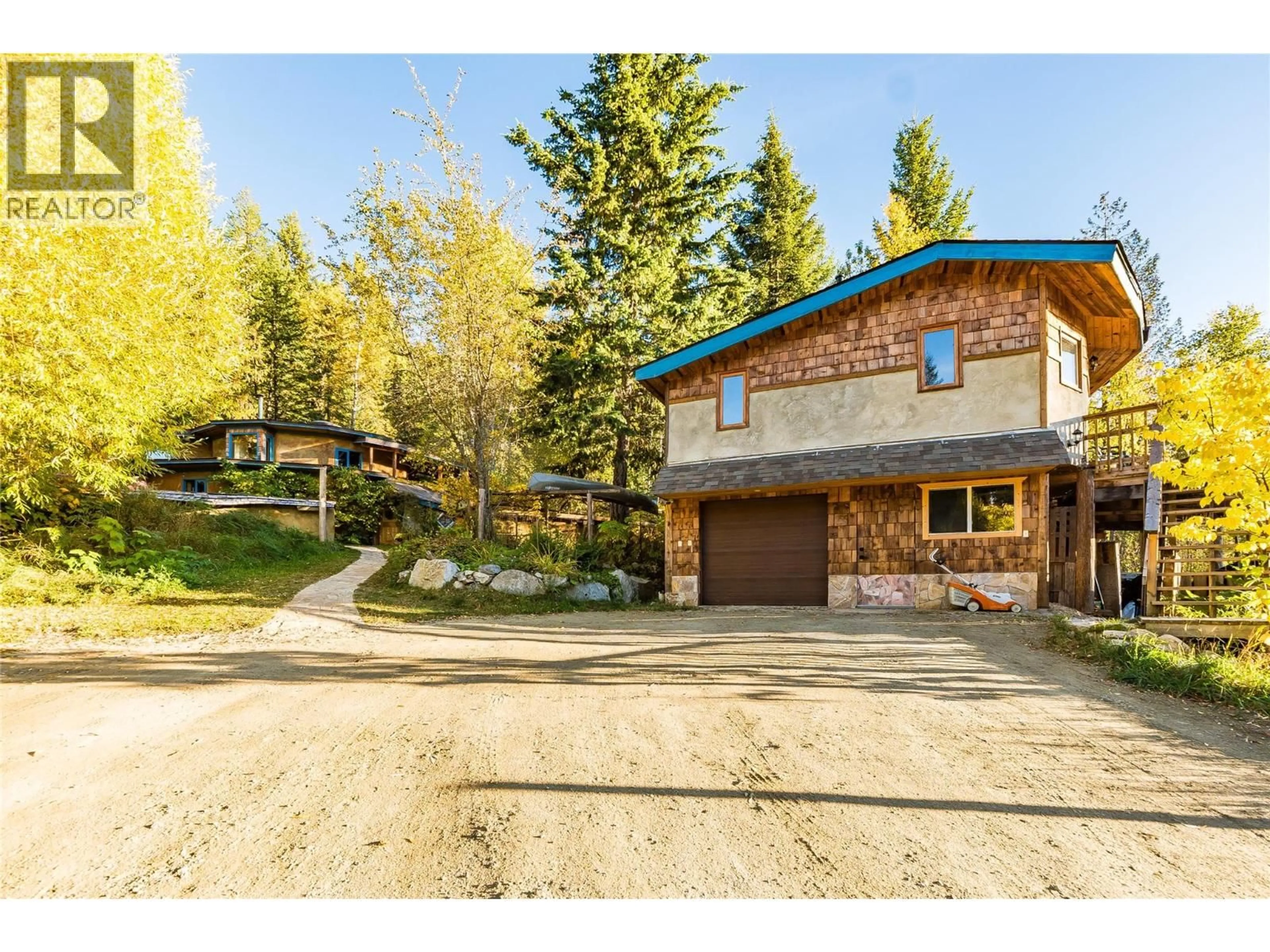 A pic from outside/outdoor area/front of a property/back of a property/a pic from drone, unknown for 2129 SVOBODA ROAD, Nelson British Columbia V1L3V3