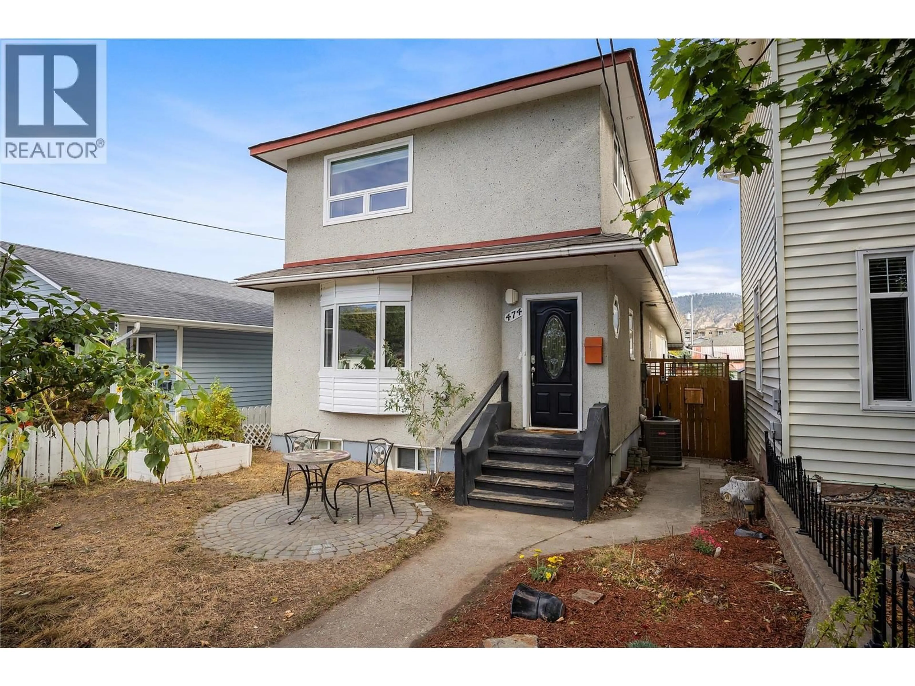 Home with vinyl exterior material, street for 474 HANSEN STREET, Penticton British Columbia V2A5S4