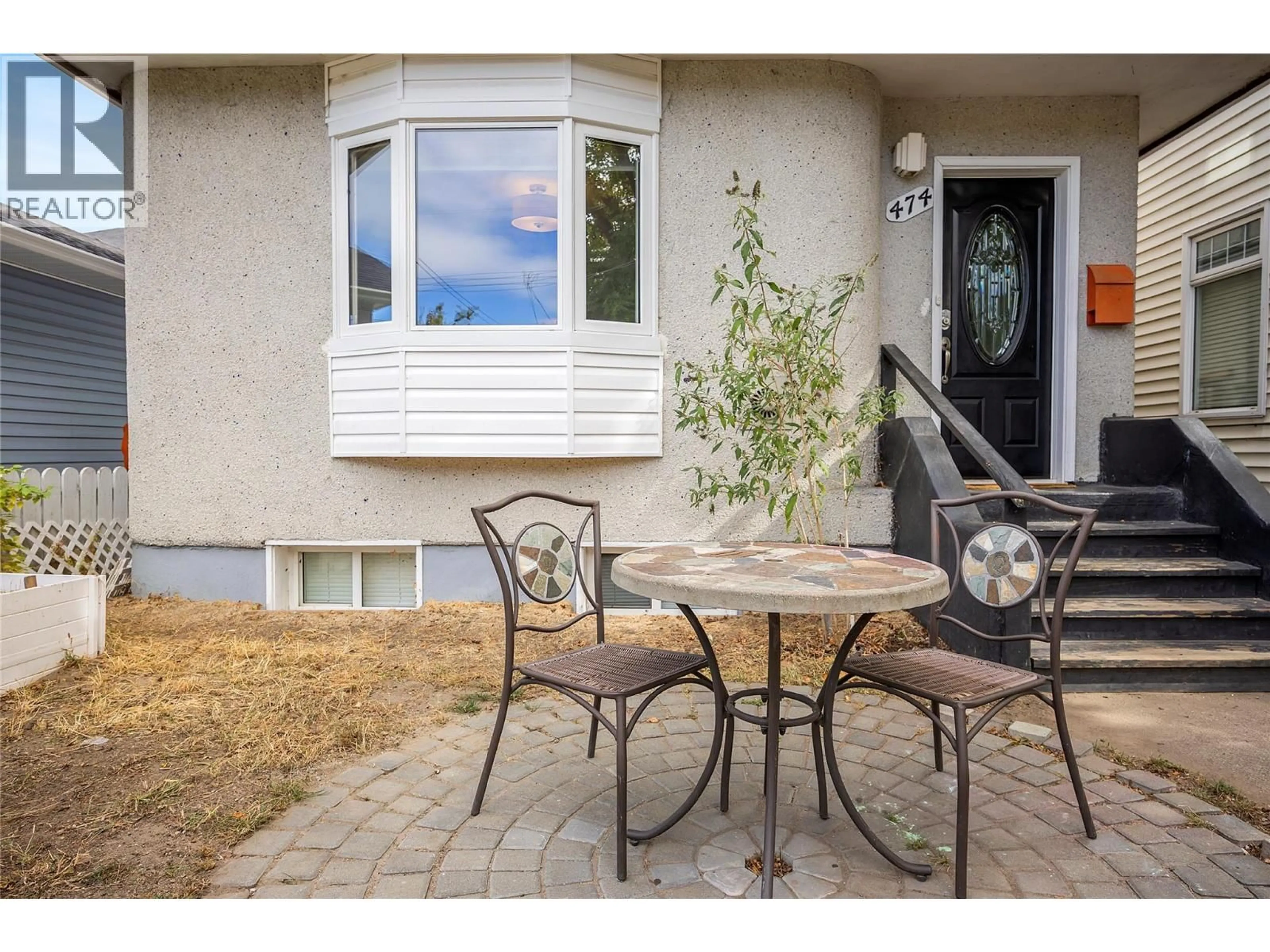 Patio, street for 474 HANSEN STREET, Penticton British Columbia V2A5S4