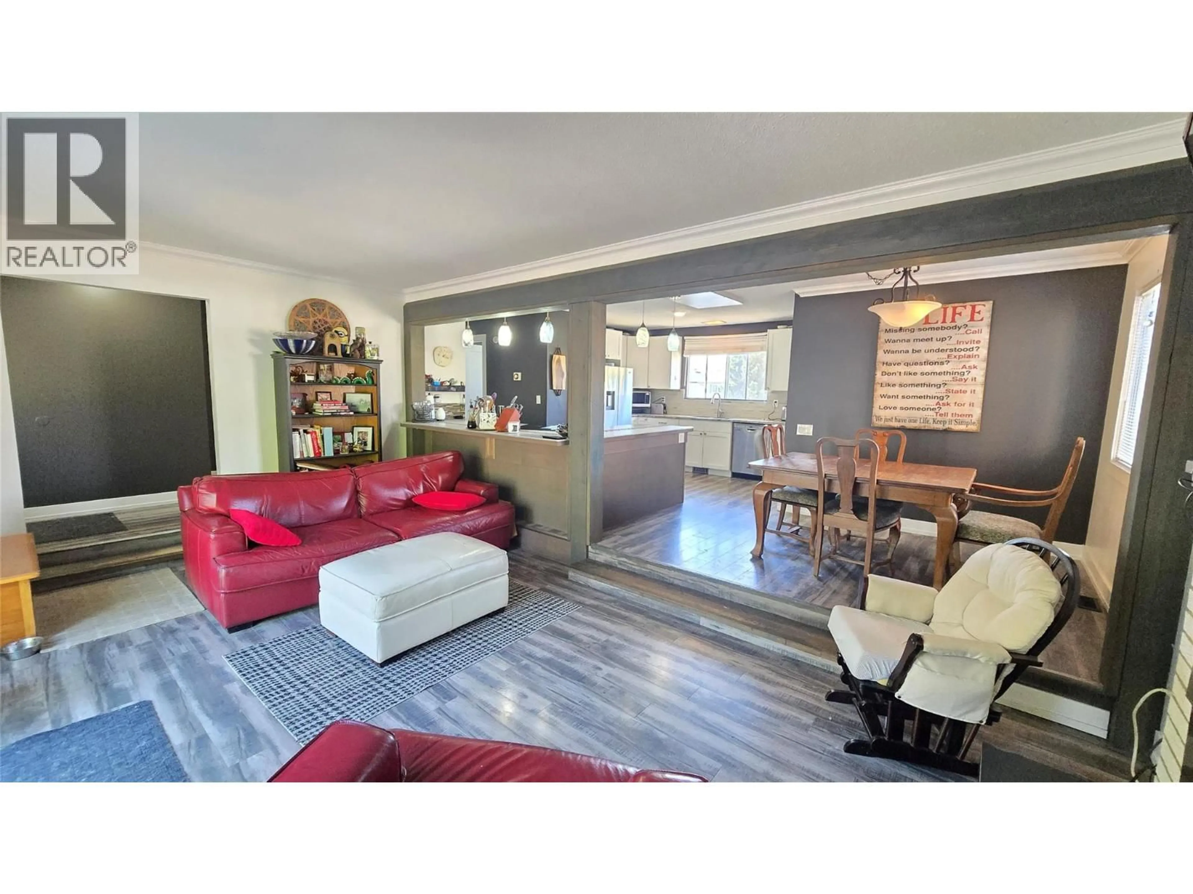 Living room with furniture, wood/laminate floor for 1151 SCHUBERT DRIVE, Kamloops British Columbia V2B7M4