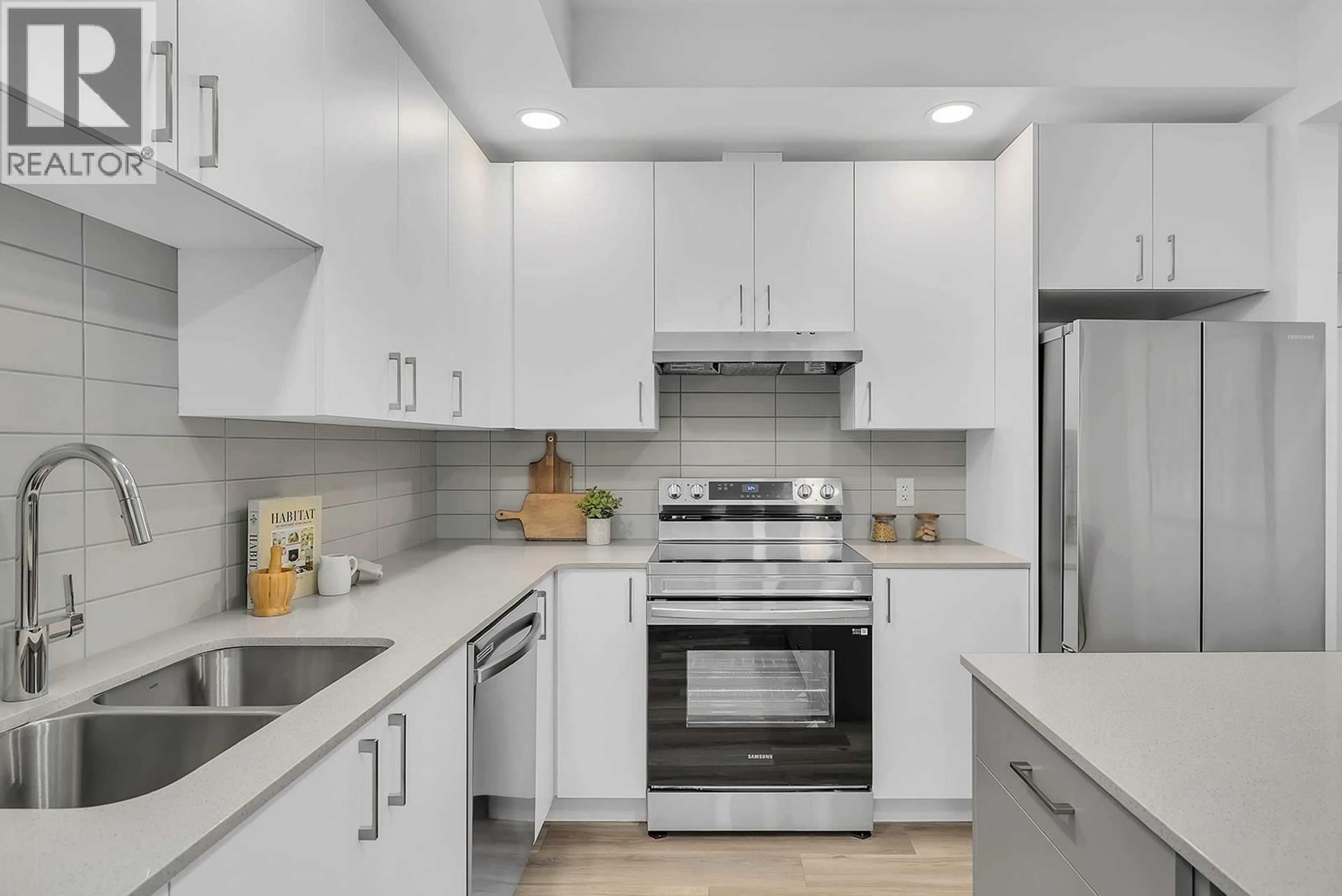 Unknown for 401 - 1111 FROST ROAD, Kelowna British Columbia V1W0G8