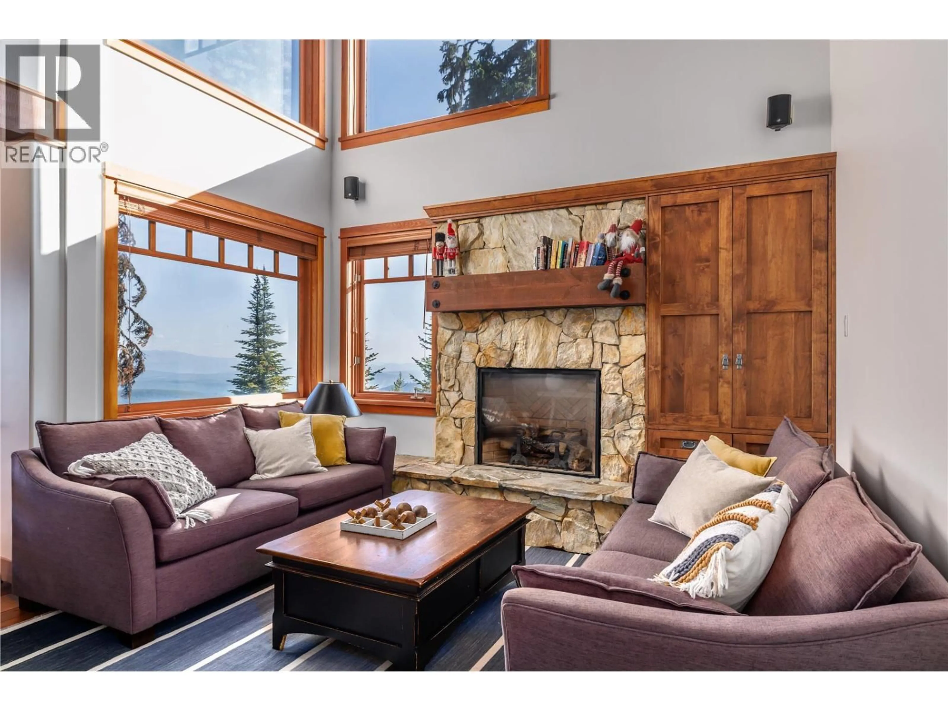 Living room with furniture, unknown for 372 ROCKRIDGE ROAD, Big White British Columbia V1P1P3