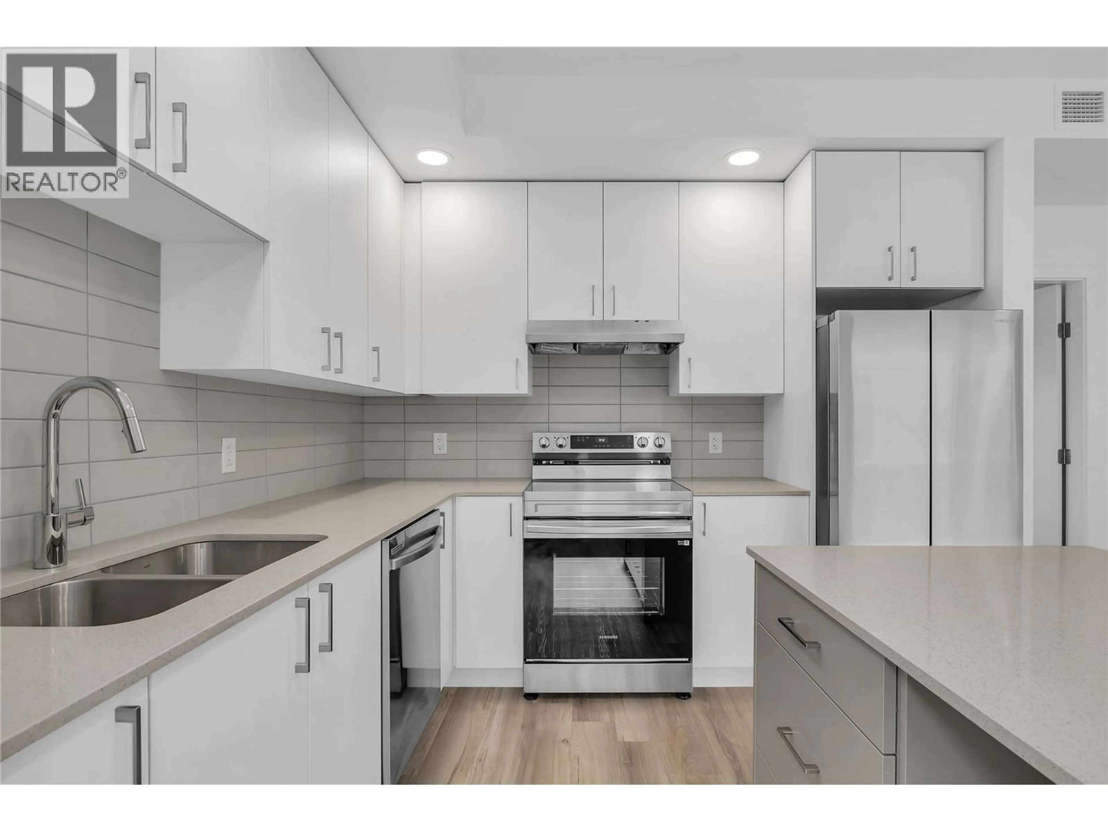 Standard kitchen, unknown for 118 - 1057 FROST ROAD, Kelowna British Columbia V1W0G7