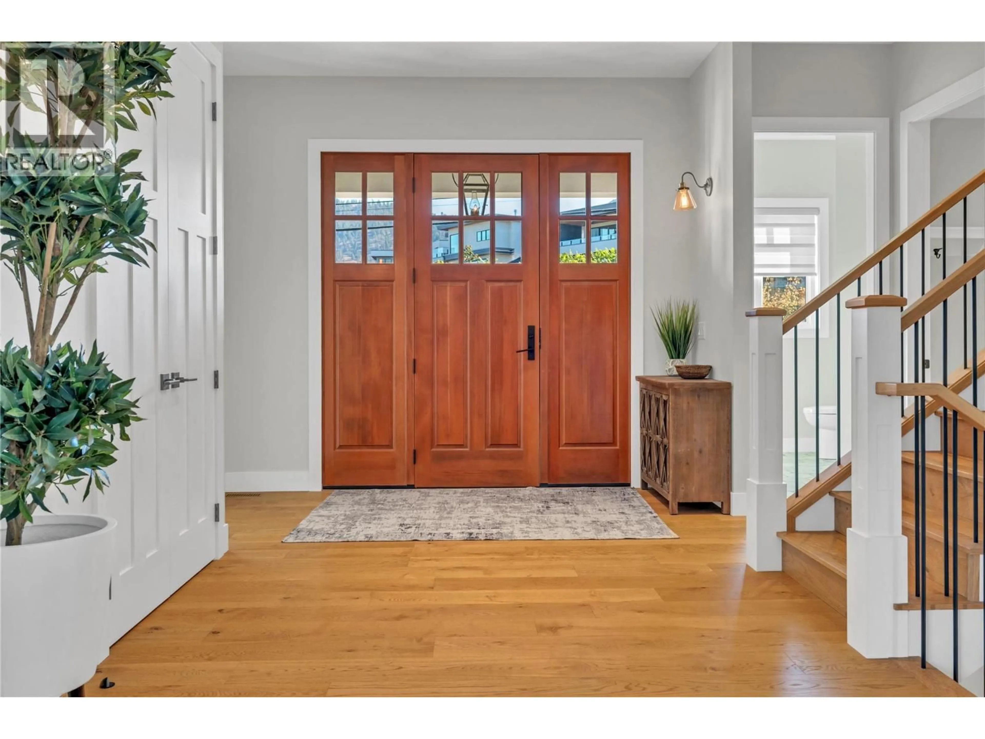 Indoor entryway for 119 CAMBIE STREET, Penticton British Columbia V2A4G6