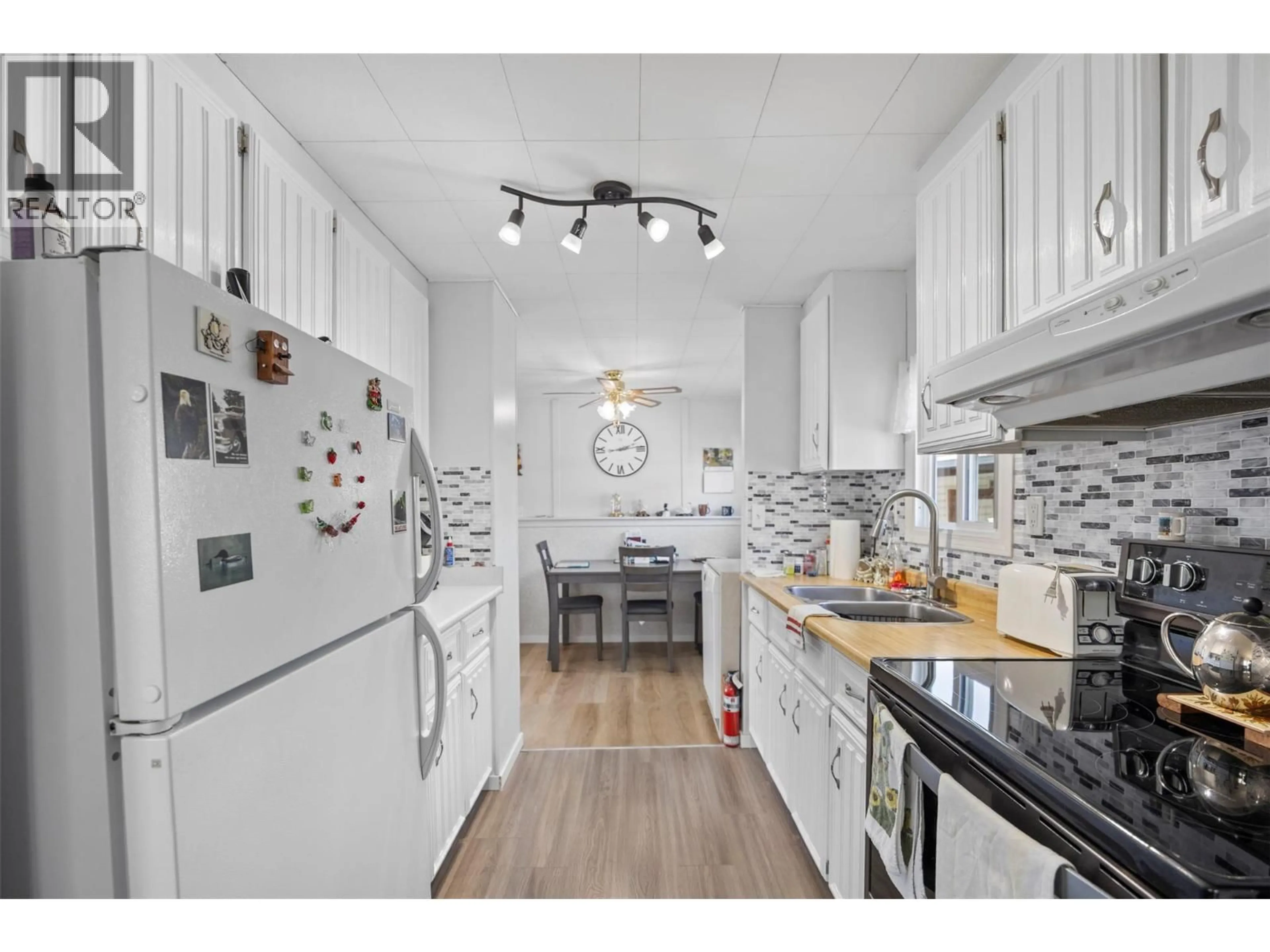 Unknown for 26 - 2400 OAKDALE WAY, Kamloops British Columbia v2b6w6