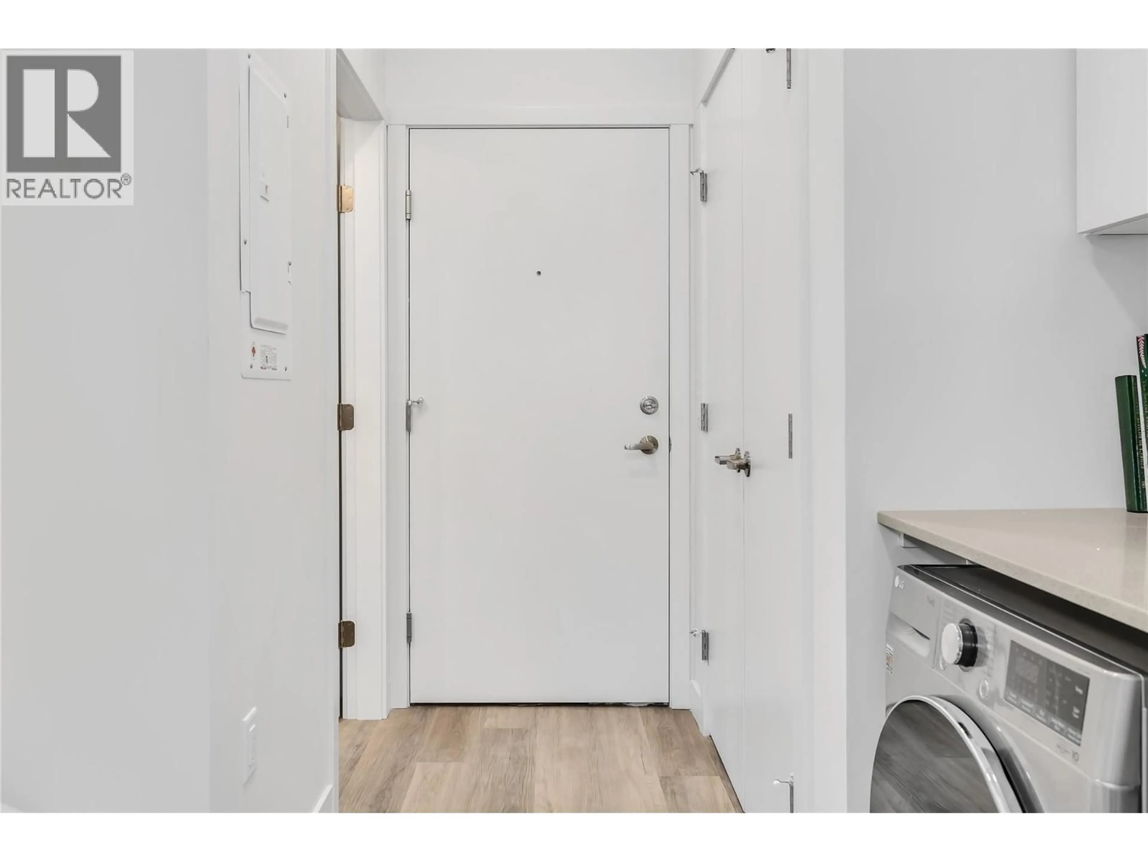 Indoor entryway for 314 - 1111 FROST ROAD, Kelowna British Columbia V1W0G7