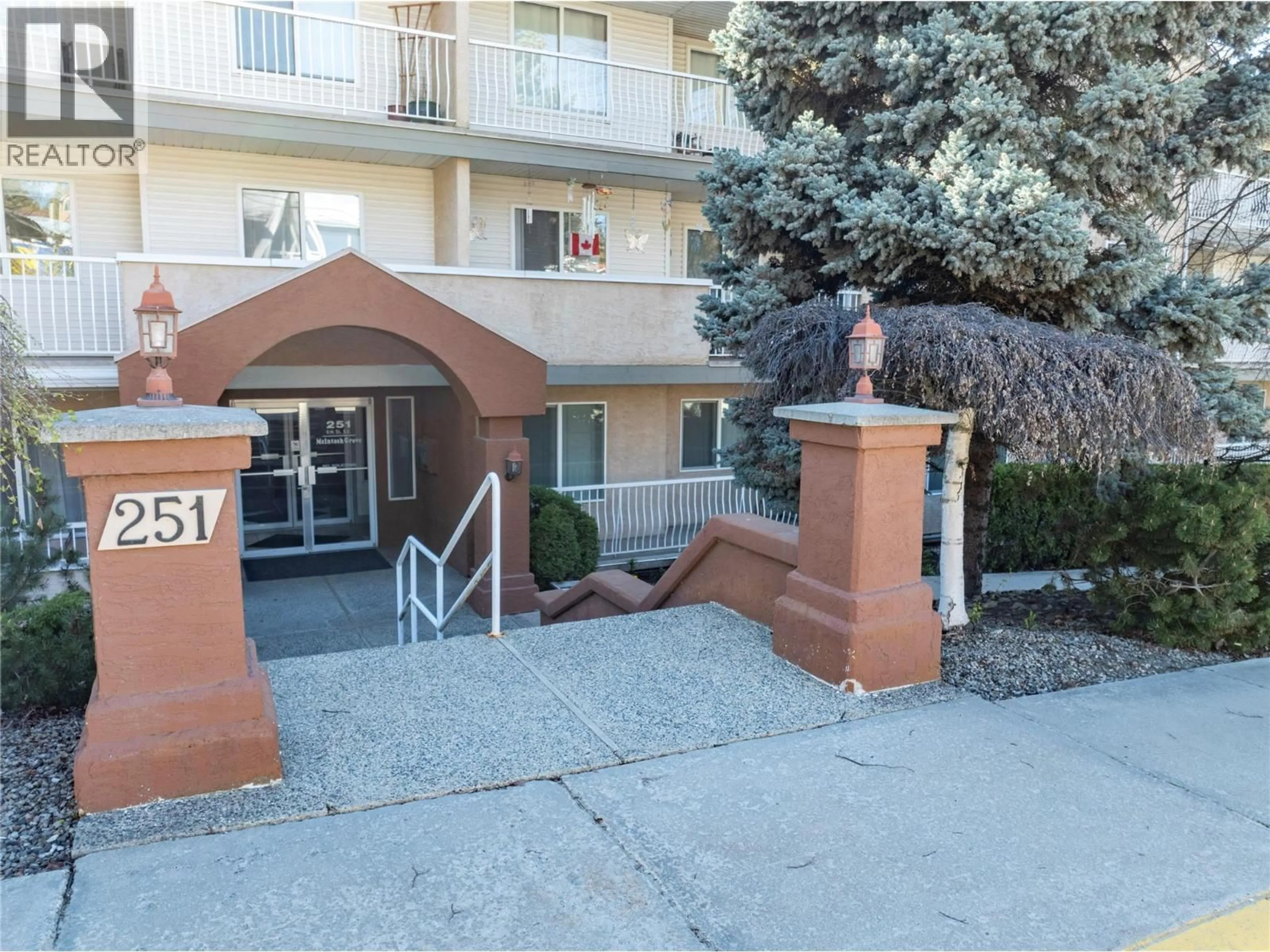 Unknown for 308 - 251 6 STREET SOUTHEAST, Salmon Arm British Columbia V1E1J9