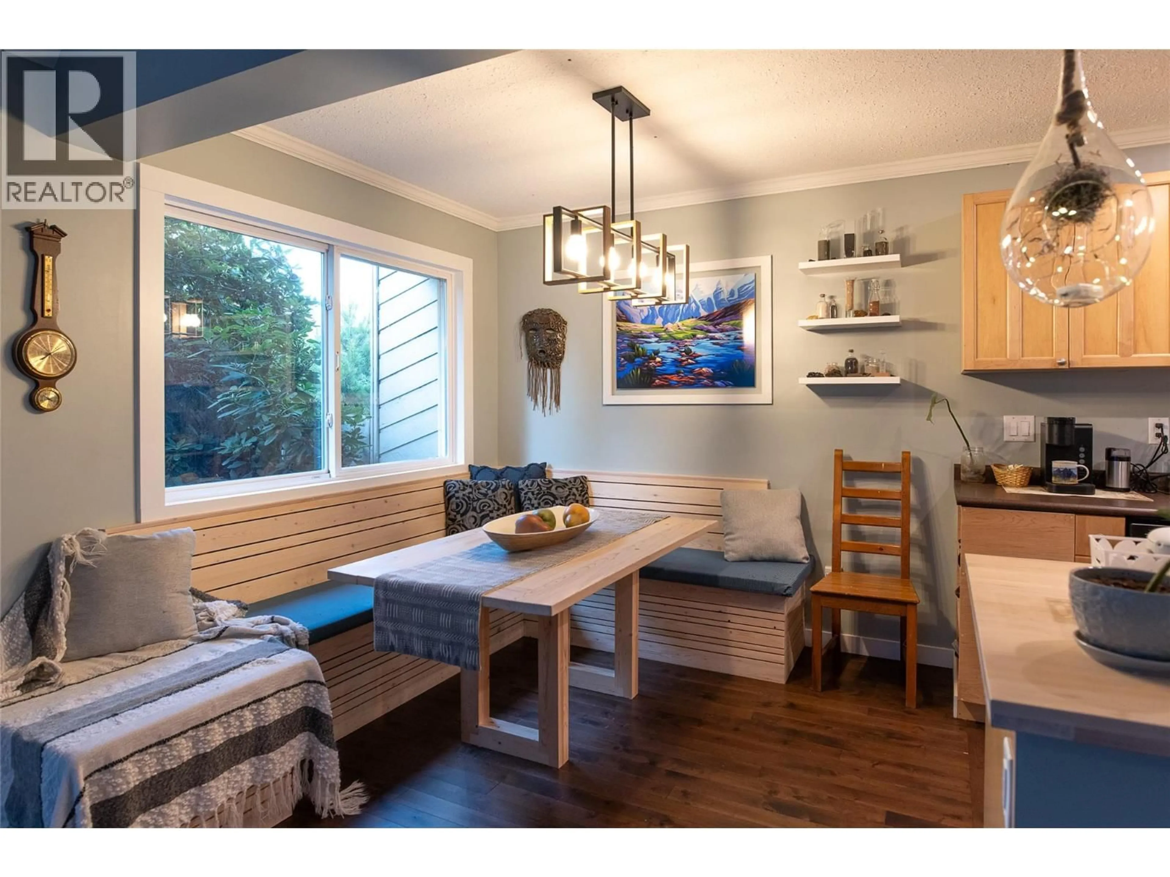 Open concept kitchen, wood/laminate floor for 17 - 217 FRANKLYN ROAD, Kelowna British Columbia V1X6A9