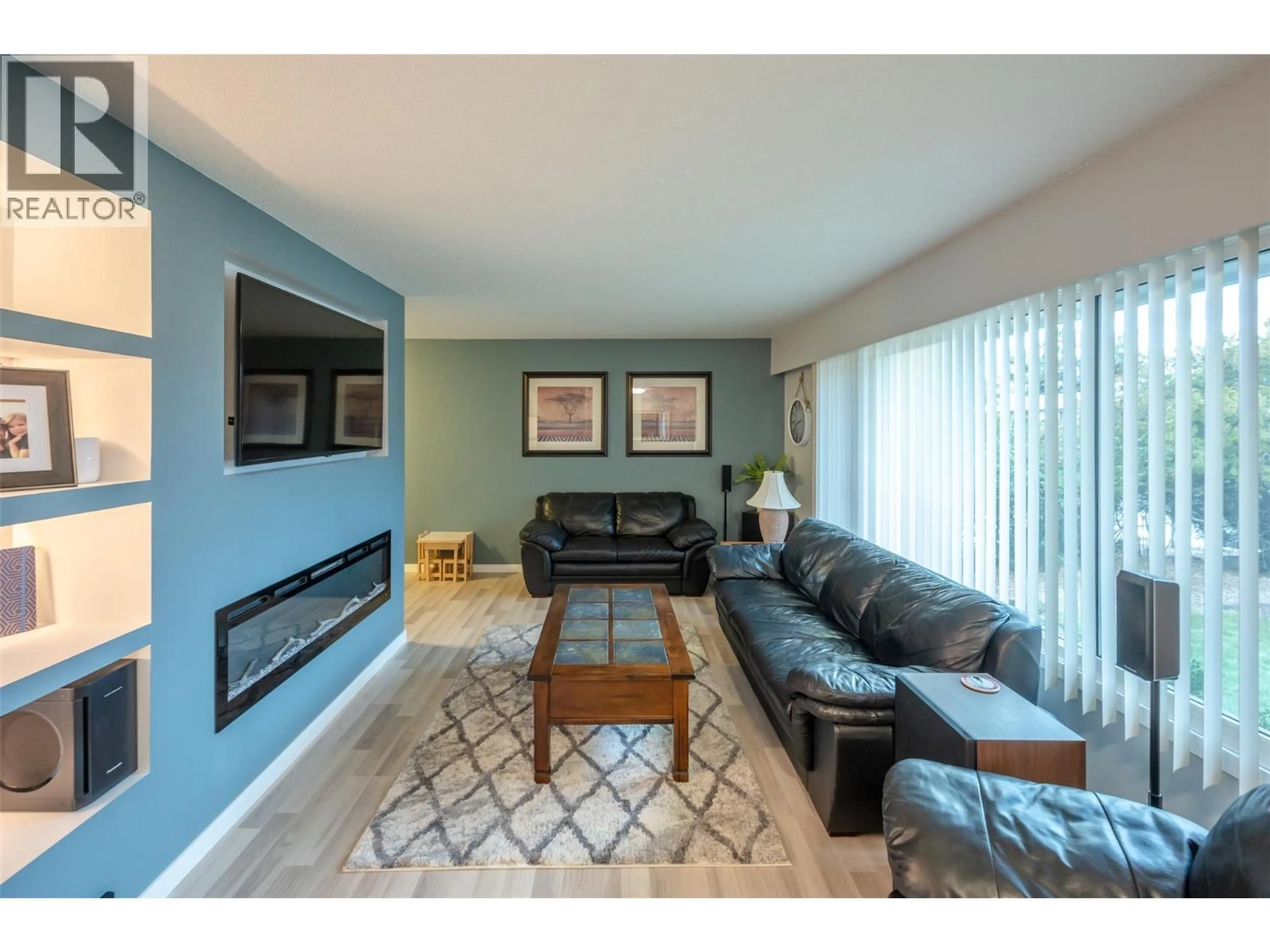 Living room with furniture, unknown for 1306 DUNCAN AVENUE EAST, Penticton British Columbia V2A2X4