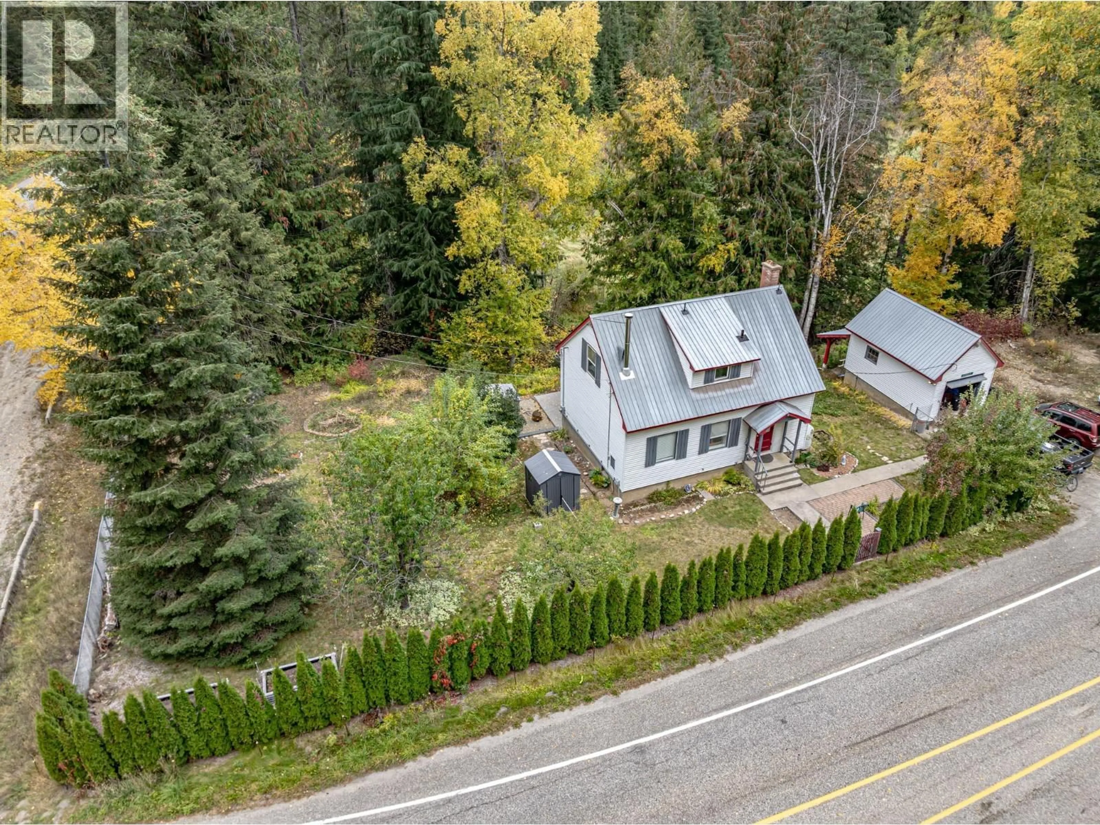 A pic from outside/outdoor area/front of a property/back of a property/a pic from drone, unknown for 9990 HIGHWAY 6 OTHER, Nelway British Columbia V0G1Z0